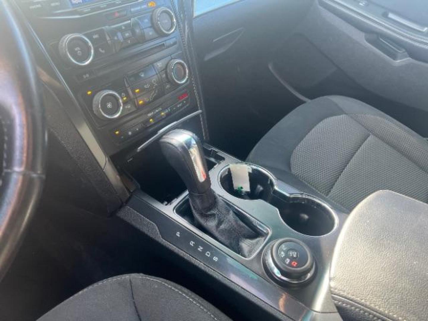 2017 Smoked Quartz Tinted Clearcoat Metallic /Dark Earth w/Ebony Black, leather/sueded microfibe Ford Explorer XLT 4WD (1FM5K8D80HG) with an 3.5L V6 DOHC 24V engine, 6-Speed Automatic transmission, located at 940 North Main Street, Cedar City, UT, 84720, (435) 628-0023, 37.692936, -113.061897 - Photo#19