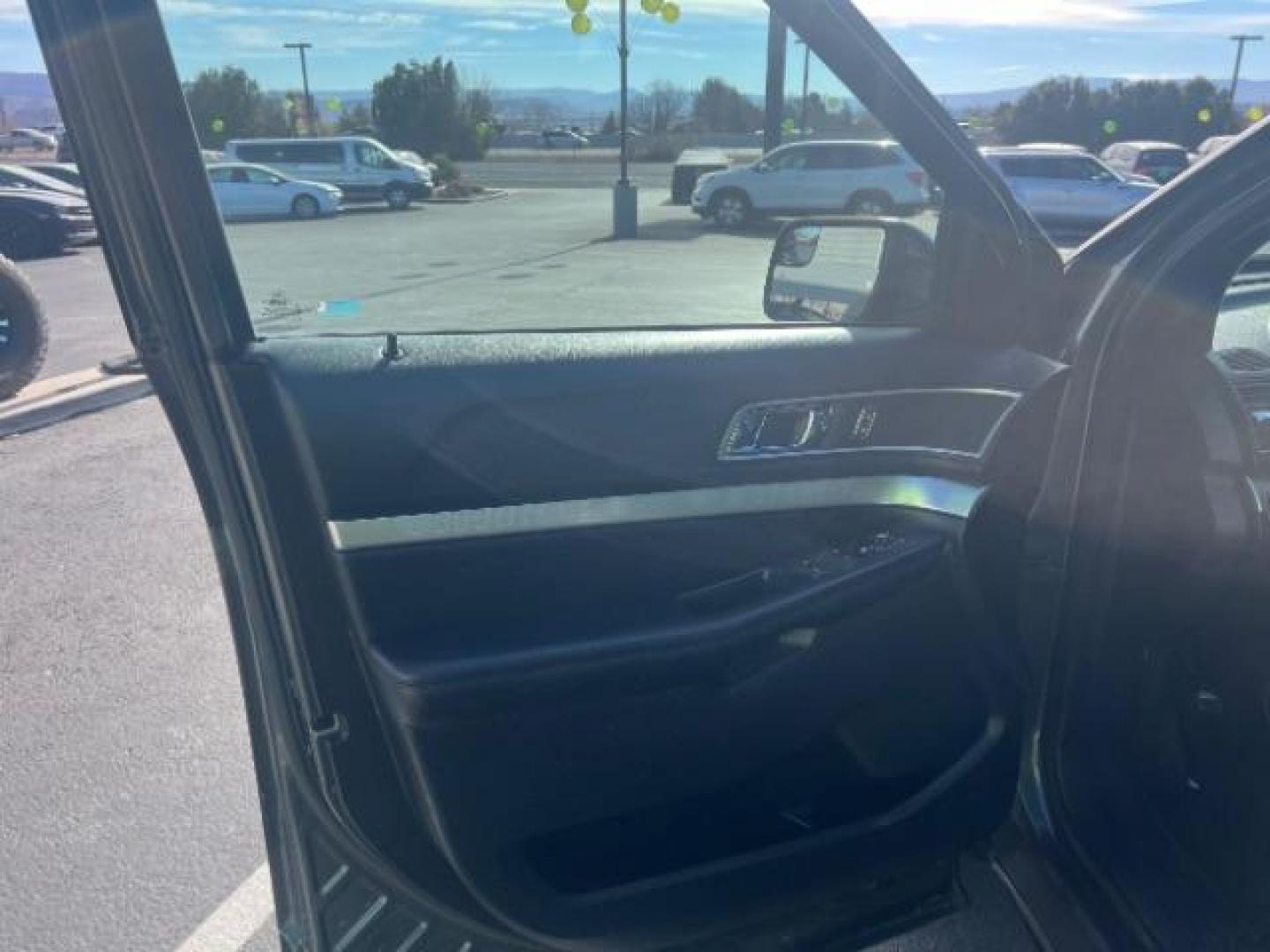 2017 Smoked Quartz Tinted Clearcoat Metallic /Dark Earth w/Ebony Black, leather/sueded microfibe Ford Explorer XLT 4WD (1FM5K8D80HG) with an 3.5L V6 DOHC 24V engine, 6-Speed Automatic transmission, located at 940 North Main Street, Cedar City, UT, 84720, (435) 628-0023, 37.692936, -113.061897 - Photo#14