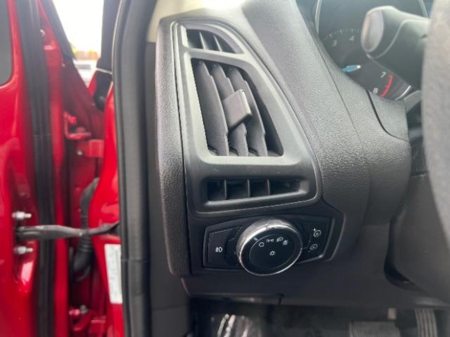 2012 Race Red /Charcoal Black/Metal Gray Cloth Interior Ford Focus SE (1FAHP3K22CL) with an 2.0L L4 DOHC 16V engine, located at 1865 East Red Hills Pkwy, St. George, 84770, (435) 628-0023, 37.120850, -113.543640 - We specialize in helping ALL people get the best financing available. No matter your credit score, good, bad or none we can get you an amazing rate. Had a bankruptcy, divorce, or repossessions? We give you the green light to get your credit back on the road. Low down and affordable payments that fit - Photo#16