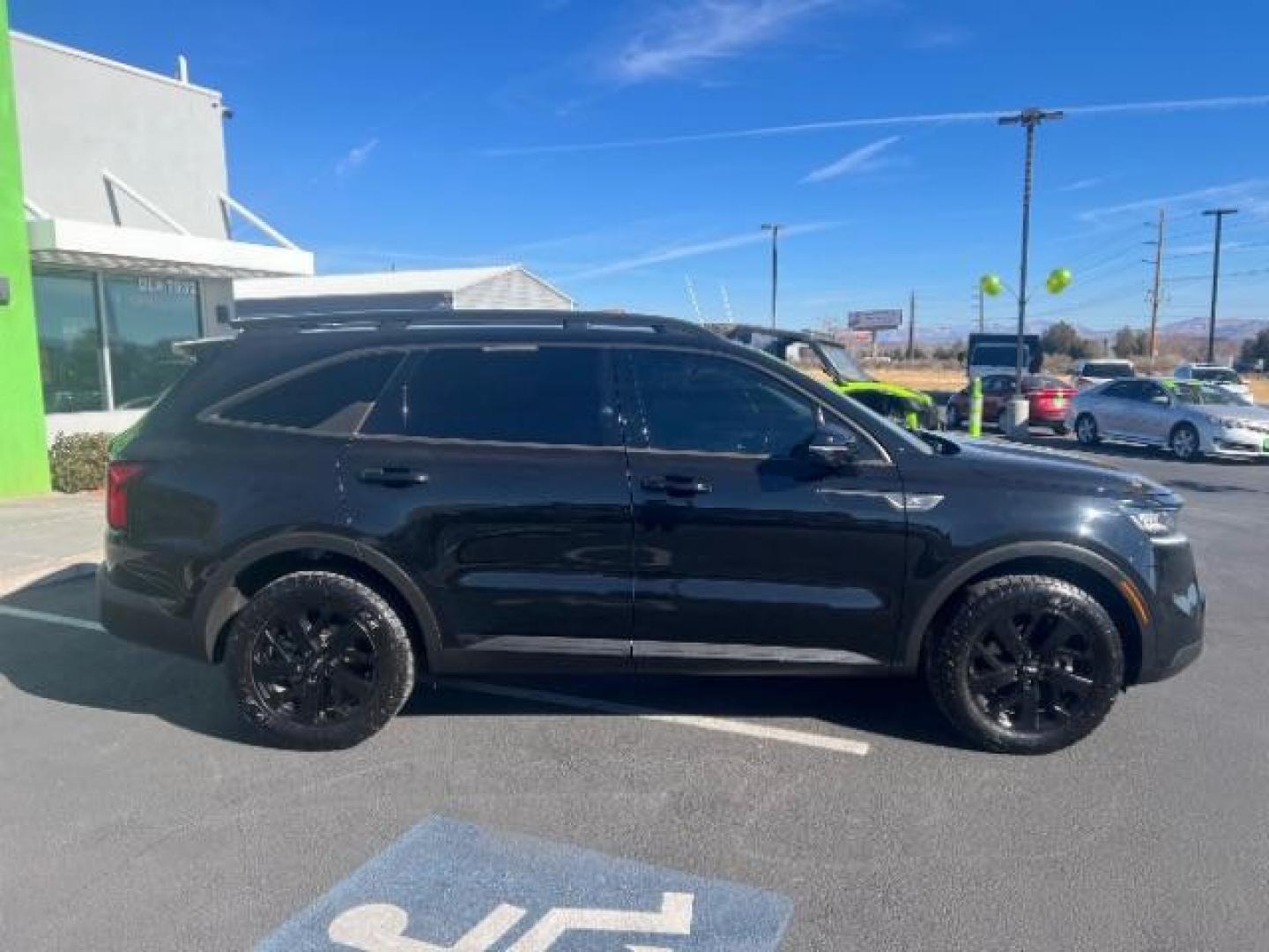 2022 Black /Black Leather Interior Kia Sorento X-Line S AWD (5XYRLDLC5NG) with an 4 CYL engine, AUTOMATIC transmission, located at 1865 East Red Hills Pkwy, St. George, 84770, (435) 628-0023, 37.120850, -113.543640 - 2022 Kia Sorento X-Line S AWD in excellent condition. Equipped with a 2.5L 4-cylinder engine for strong performance and fuel efficiency, all-wheel drive for confident handling, and the rugged X-Line trim with premium upgrades. Spacious 3-row seating comfortably fits up to 7 passengers. Features mode - Photo#7