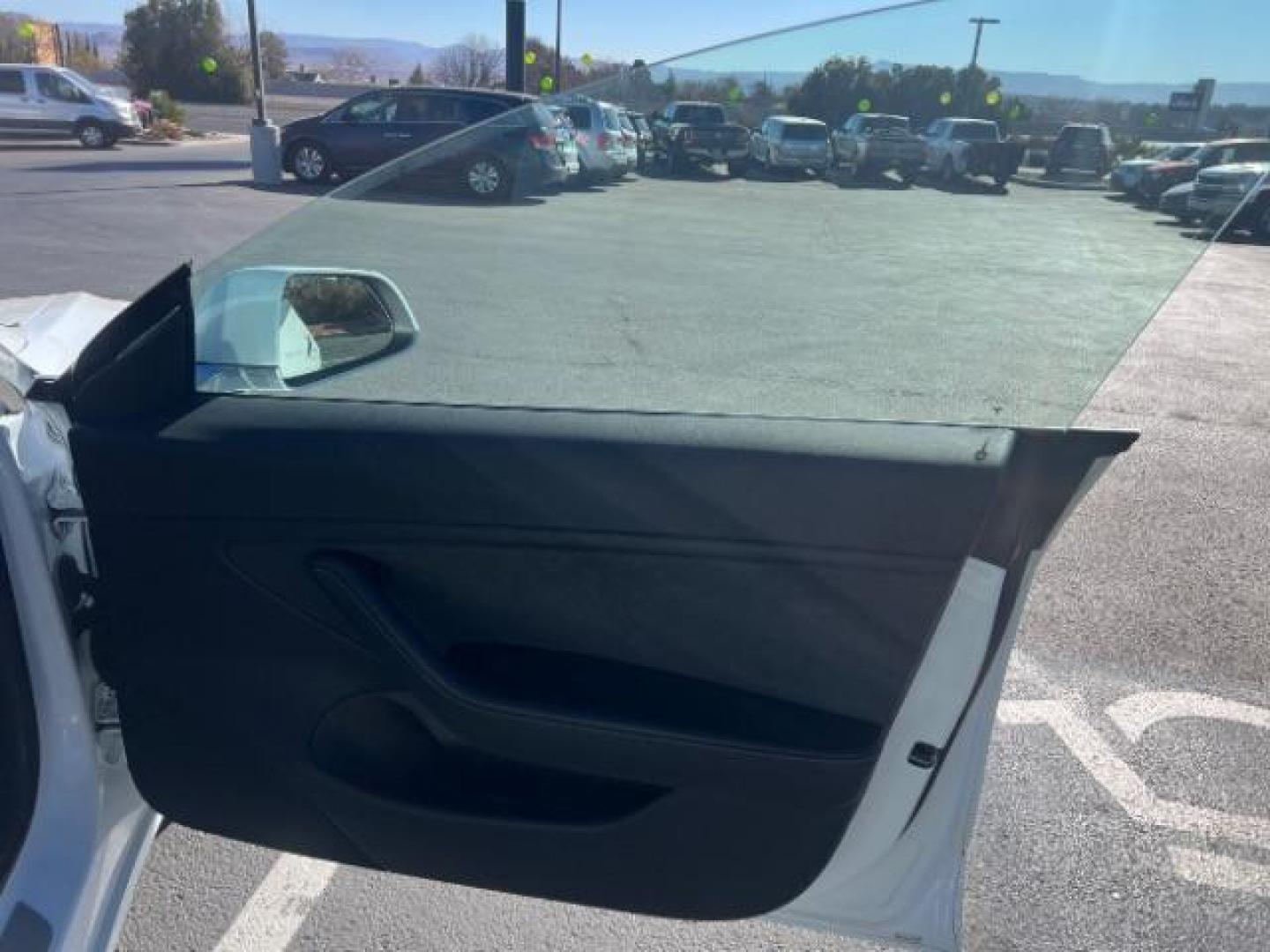2018 White /Black Tesla Model 3 Long Range (5YJ3E1EB8JF) with an ELECTRIC engine, 1-Speed Automatic transmission, located at 1865 East Red Hills Pkwy, St. George, 84770, (435) 628-0023, 37.120850, -113.543640 - COMING SOON! ****Price includes $4k IRS EV REBATE**** We are setup with IRS to file the rebate directly and take credit off the price of car. Check with IRS EV website to be sure you qualify. Trump has threatened to end rebate so ACT FAST! Excellent AWD, Long Range, 300 miles on full charge, ugrad - Photo#27