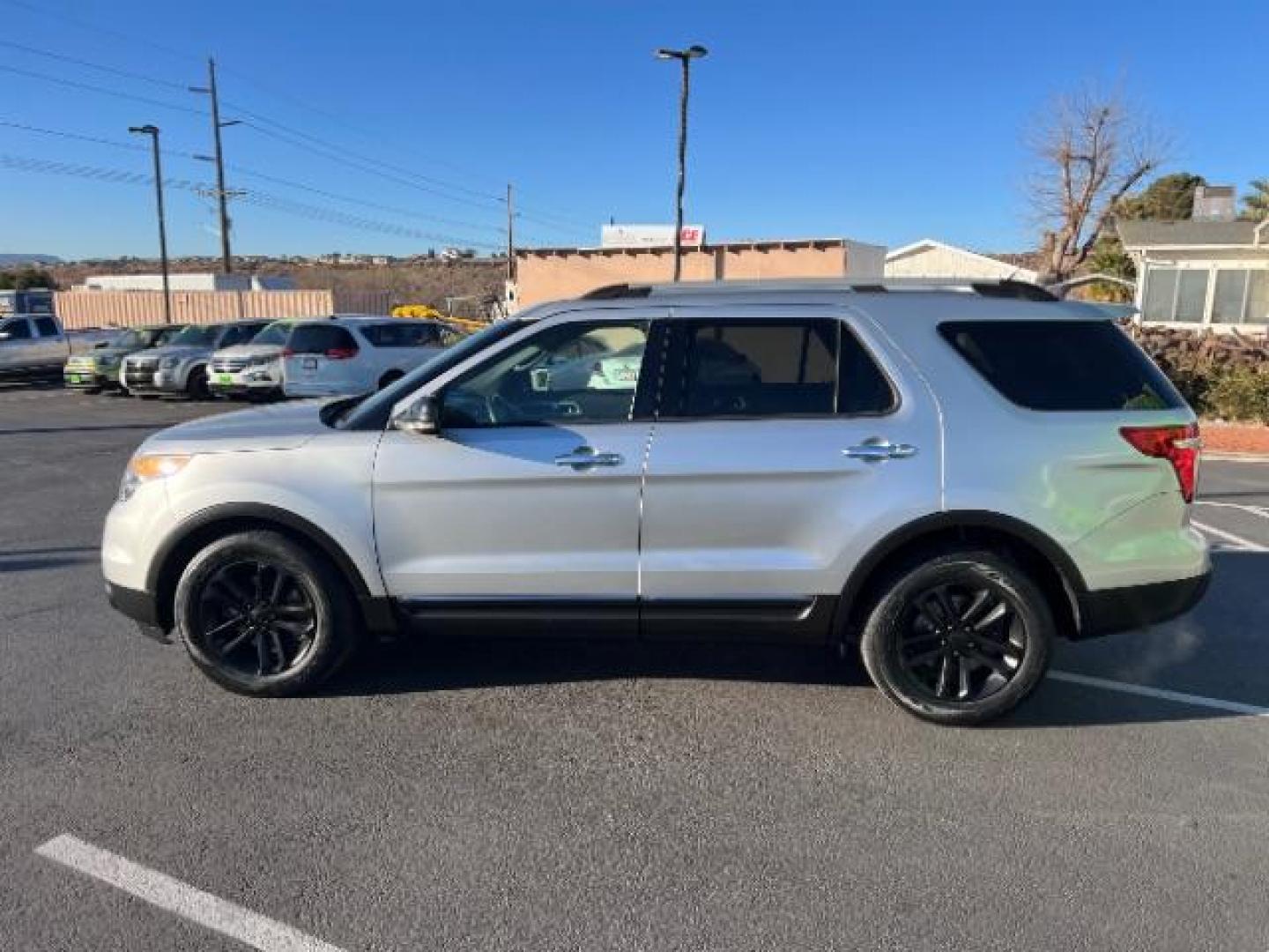 2013 Ingot Silver Metallic /Charcoal Black Leather Interior Ford Explorer XLT FWD (1FM5K7D86DG) with an 3.5L V6 DOHC 24V engine, 6-Speed Automatic transmission, located at 1865 East Red Hills Pkwy, St. George, 84770, (435) 628-0023, 37.120850, -113.543640 - We specialize in helping ALL people get the best financing available. No matter your credit score, good, bad or none we can get you an amazing rate. Had a bankruptcy, divorce, or repossessions? We give you the green light to get your credit back on the road. Low down and affordable payments that fit - Photo#3