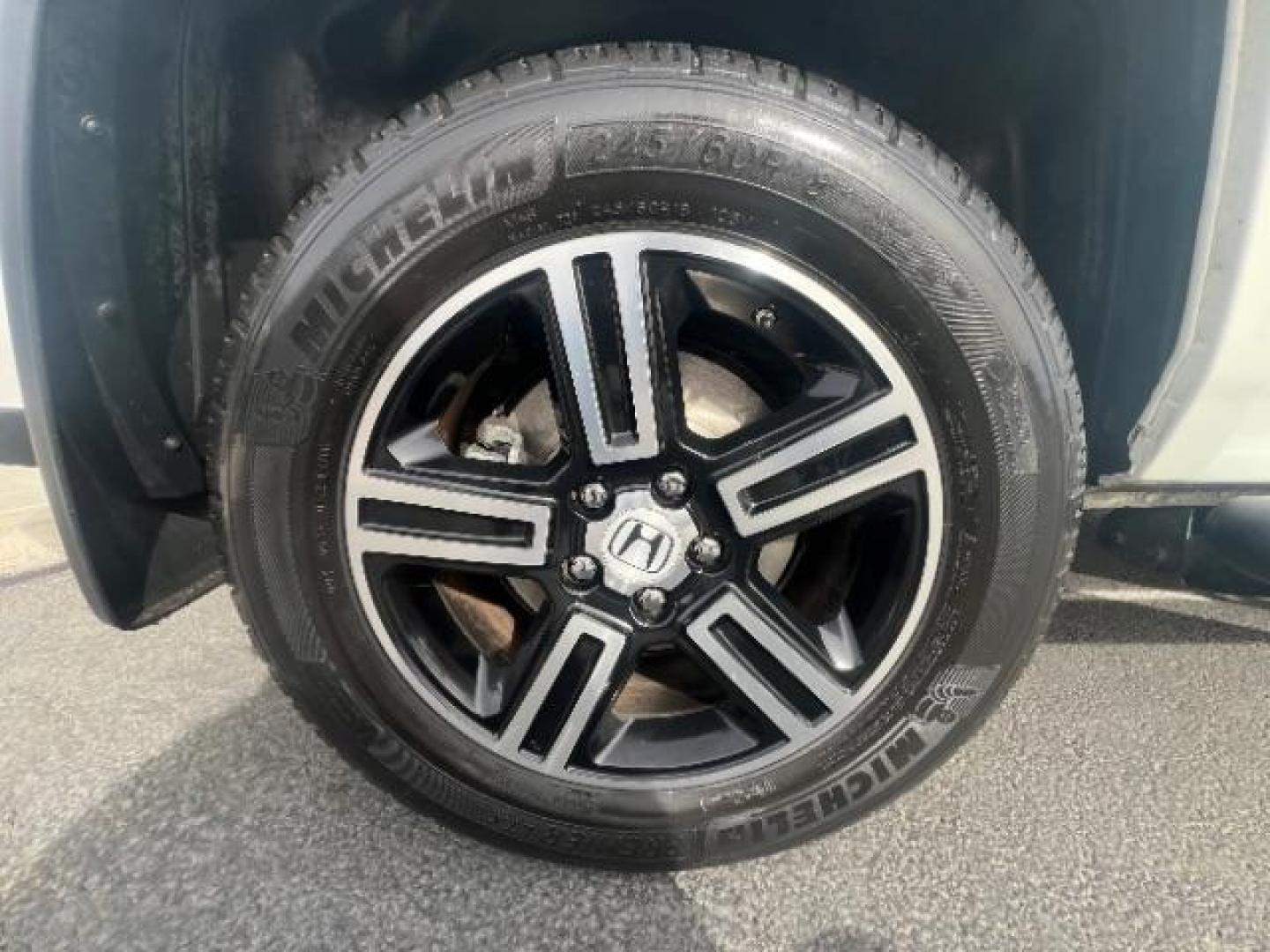2014 White /Black Honda Ridgeline Sport (5FPYK1F75EB) with an 3.5L V6 SOHC 24V engine, 5-Speed Automatic transmission, located at 1865 East Red Hills Pkwy, St. George, 84770, (435) 628-0023, 37.120850, -113.543640 - We specialize in helping ALL people get the best financing available. No matter your credit score, good, bad or none we can get you an amazing rate. Had a bankruptcy, divorce, or repossessions? We give you the green light to get your credit back on the road. Low down and affordable payments that fit - Photo#8