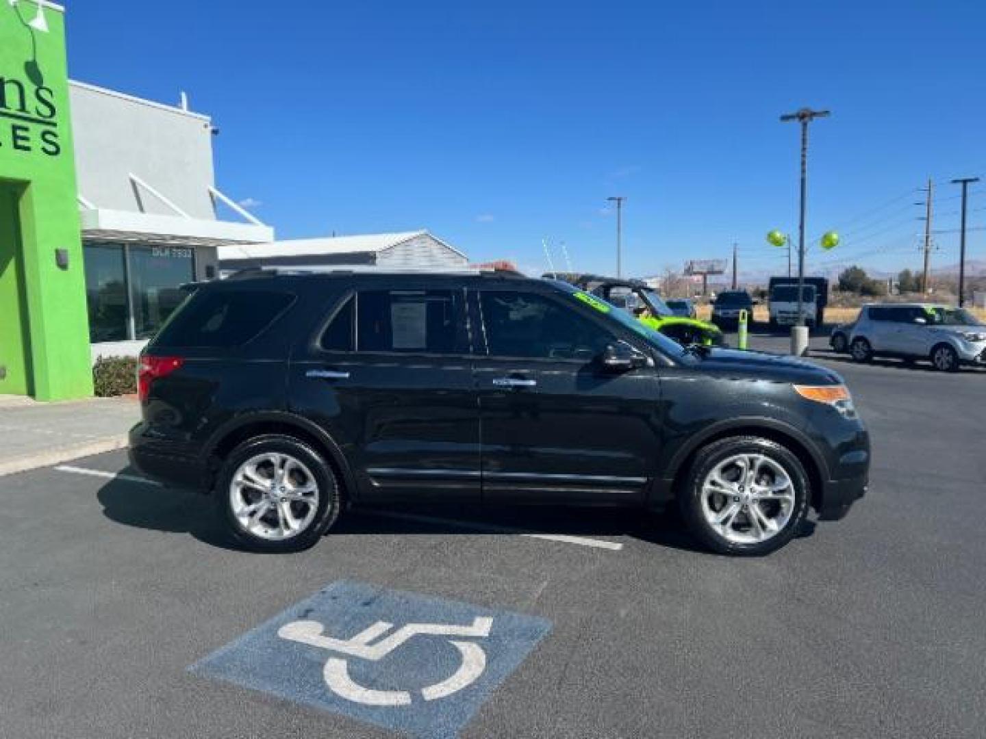 2013 Tuxedo Black Metallic /Charcoal Black Perforated Leather Interior Ford Explorer Limited FWD (1FM5K7F89DG) with an 3.5L V6 DOHC 24V engine, 6-Speed Automatic transmission, located at 1865 East Red Hills Pkwy, St. George, 84770, (435) 628-0023, 37.120850, -113.543640 - We specialize in helping ALL people get the best financing available. No matter your credit score, good, bad or none we can get you an amazing rate. Had a bankruptcy, divorce, or repossessions? We give you the green light to get your credit back on the road. Low down and affordable payments that fit - Photo#7