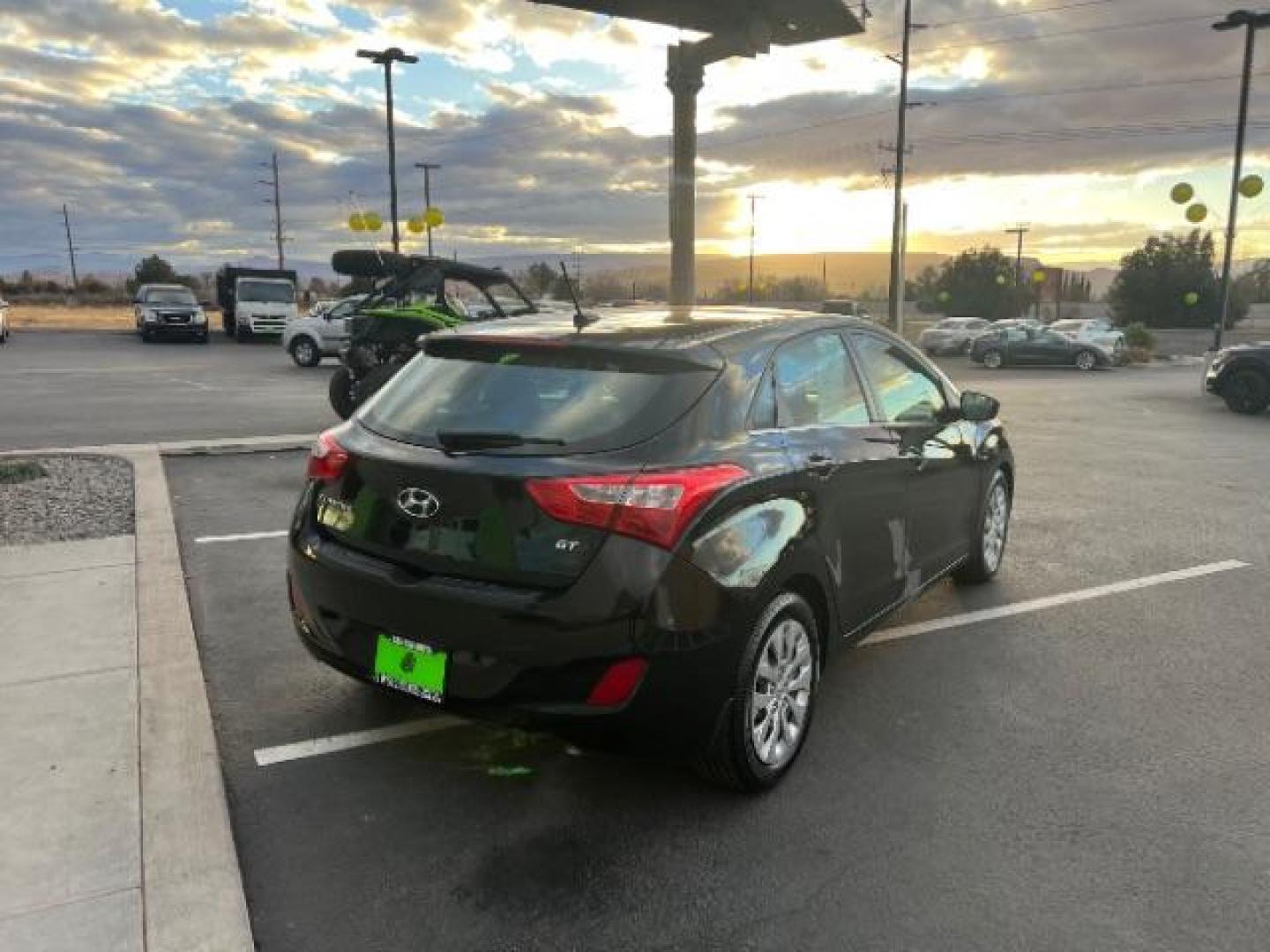 2016 BLACK /Charcoal, cloth Hyundai Elantra A/T (KMHD35LH3GU) with an 2.0L L4 16V DOHC engine, 6-Speed Automatic transmission, located at 940 North Main Street, Cedar City, UT, 84720, (435) 628-0023, 37.692936, -113.061897 - We specialize in helping ALL people get the best financing available. No matter your credit score, good, bad or none we can get you an amazing rate. Had a bankruptcy, divorce, or repossessions? We give you the green light to get your credit back on the road. Low down and affordable payments that fit - Photo#6