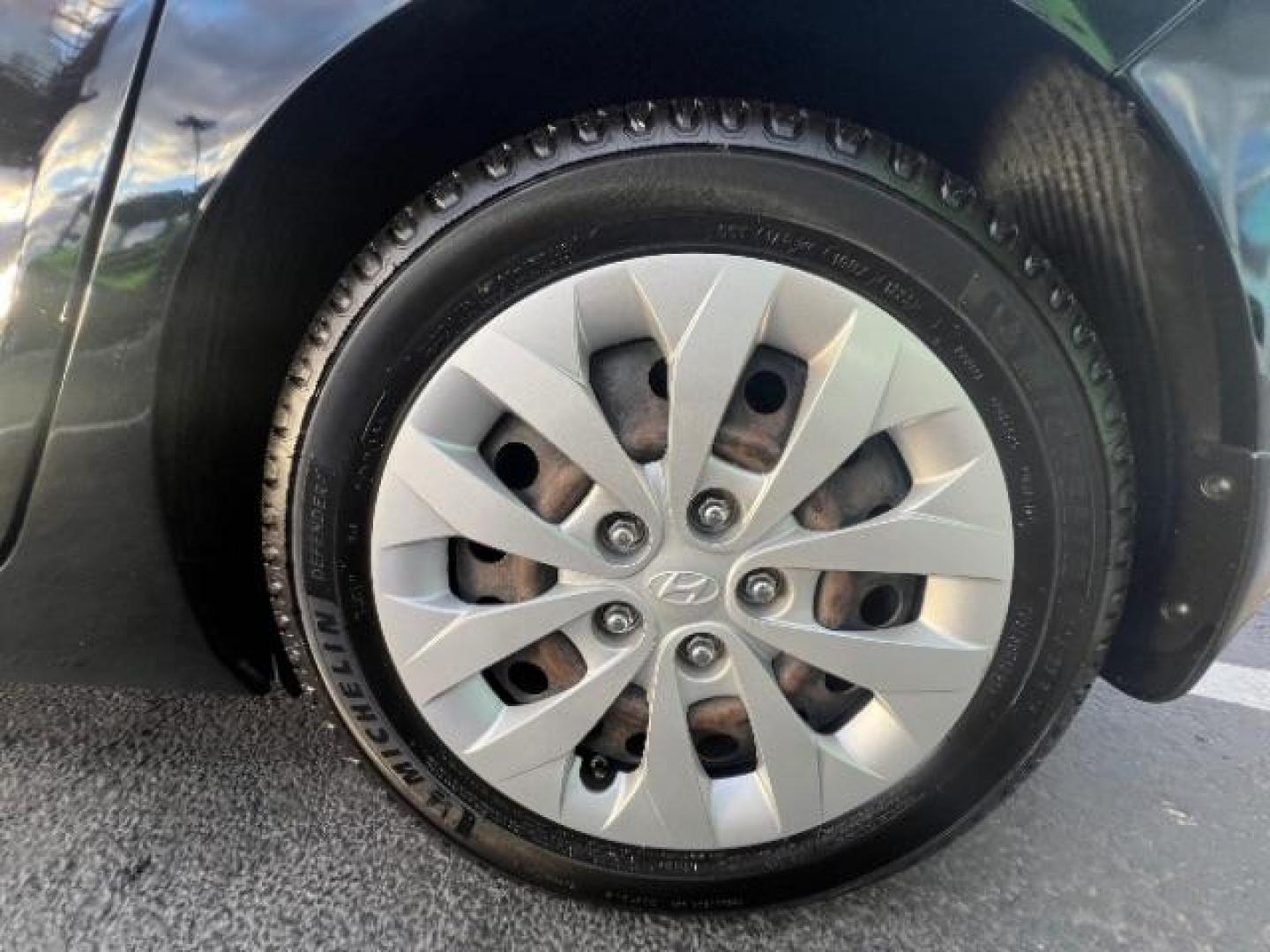 2016 BLACK /Charcoal, cloth Hyundai Elantra A/T (KMHD35LH3GU) with an 2.0L L4 16V DOHC engine, 6-Speed Automatic transmission, located at 940 North Main Street, Cedar City, UT, 84720, (435) 628-0023, 37.692936, -113.061897 - We specialize in helping ALL people get the best financing available. No matter your credit score, good, bad or none we can get you an amazing rate. Had a bankruptcy, divorce, or repossessions? We give you the green light to get your credit back on the road. Low down and affordable payments that fit - Photo#8
