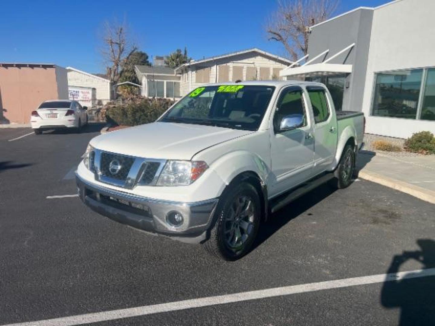 2019 Glacier White /Steel Nissan Frontier SL (1N6AD0EV1KN) with an 4.0L V6 DOHC 24V engine, 5-Speed Automatic transmission, located at 1865 East Red Hills Pkwy, St. George, 84770, (435) 628-0023, 37.120850, -113.543640 - Photo#2