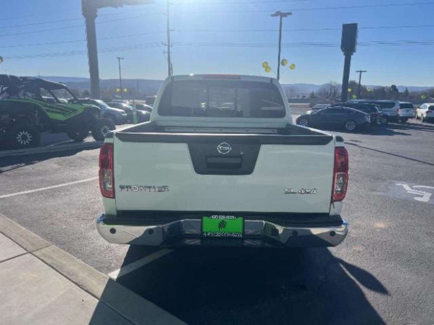 2019 Glacier White /Steel Nissan Frontier SL (1N6AD0EV1KN) with an 4.0L V6 DOHC 24V engine, 5-Speed Automatic transmission, located at 1865 East Red Hills Pkwy, St. George, 84770, (435) 628-0023, 37.120850, -113.543640 - Photo#5