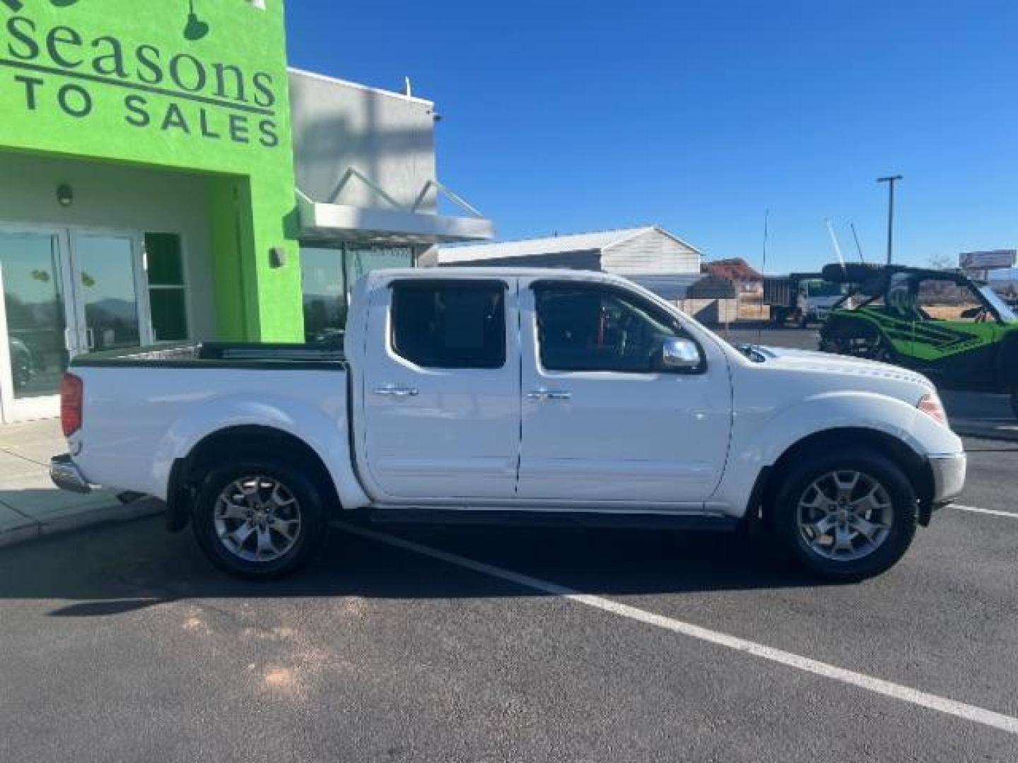 2019 Glacier White /Steel Nissan Frontier SL (1N6AD0EV1KN) with an 4.0L V6 DOHC 24V engine, 5-Speed Automatic transmission, located at 1865 East Red Hills Pkwy, St. George, 84770, (435) 628-0023, 37.120850, -113.543640 - Photo#7