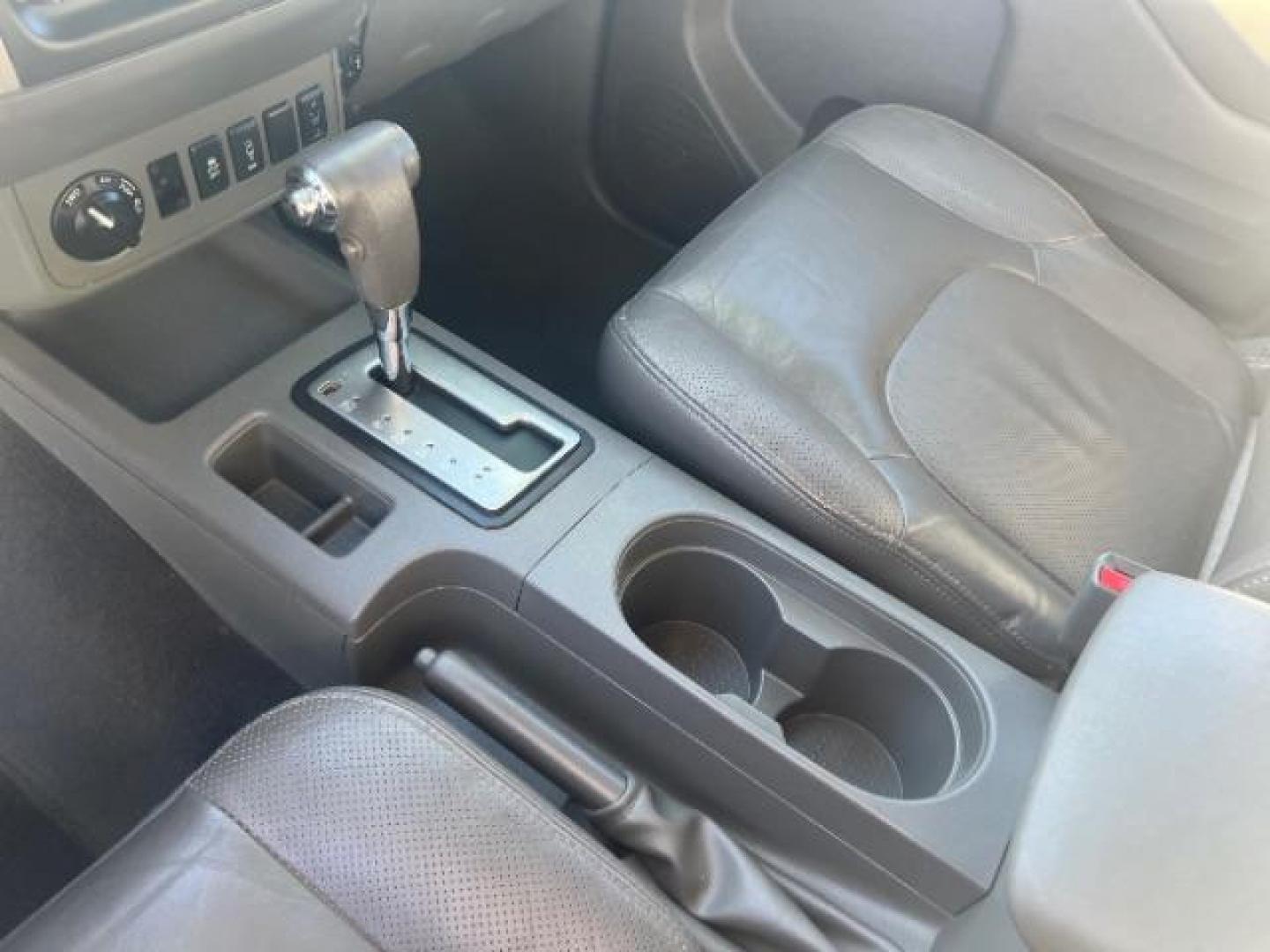 2019 Glacier White /Steel Nissan Frontier SL (1N6AD0EV1KN) with an 4.0L V6 DOHC 24V engine, 5-Speed Automatic transmission, located at 1865 East Red Hills Pkwy, St. George, 84770, (435) 628-0023, 37.120850, -113.543640 - Photo#19