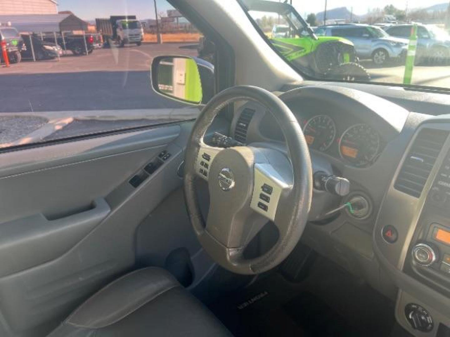2019 Glacier White /Steel Nissan Frontier SL (1N6AD0EV1KN) with an 4.0L V6 DOHC 24V engine, 5-Speed Automatic transmission, located at 1865 East Red Hills Pkwy, St. George, 84770, (435) 628-0023, 37.120850, -113.543640 - Photo#30