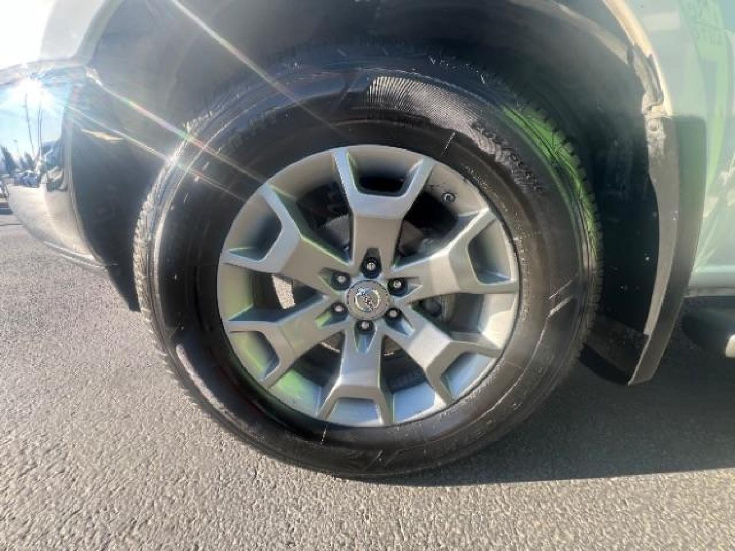 2019 Glacier White /Steel Nissan Frontier SL (1N6AD0EV1KN) with an 4.0L V6 DOHC 24V engine, 5-Speed Automatic transmission, located at 1865 East Red Hills Pkwy, St. George, 84770, (435) 628-0023, 37.120850, -113.543640 - Photo#10