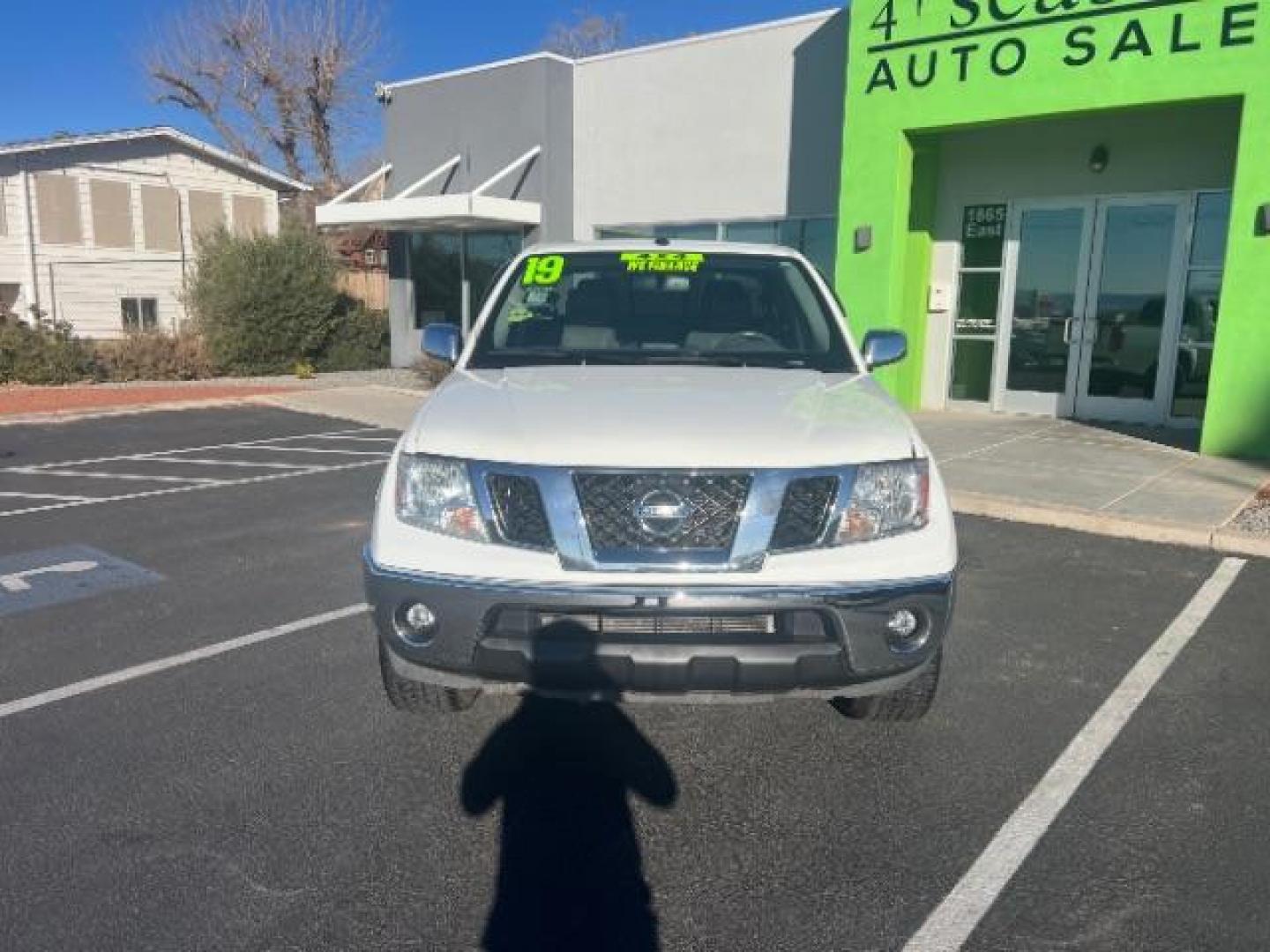2019 Glacier White /Steel Nissan Frontier SL (1N6AD0EV1KN) with an 4.0L V6 DOHC 24V engine, 5-Speed Automatic transmission, located at 1865 East Red Hills Pkwy, St. George, 84770, (435) 628-0023, 37.120850, -113.543640 - Photo#1