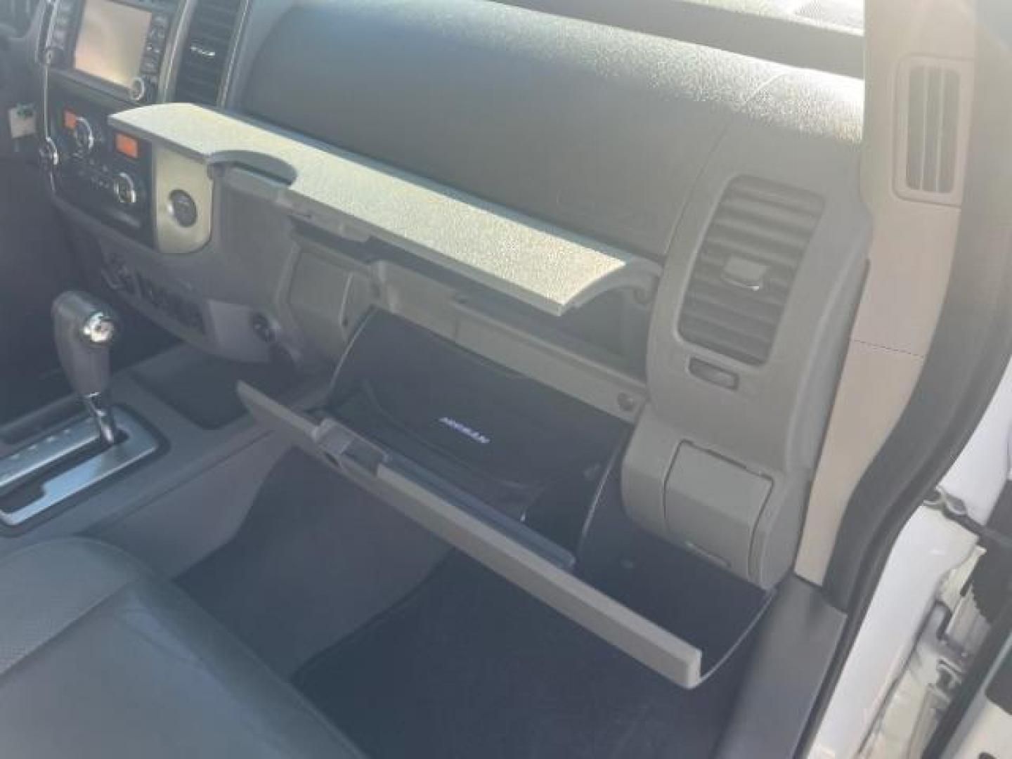 2019 Glacier White /Steel Nissan Frontier SL (1N6AD0EV1KN) with an 4.0L V6 DOHC 24V engine, 5-Speed Automatic transmission, located at 1865 East Red Hills Pkwy, St. George, 84770, (435) 628-0023, 37.120850, -113.543640 - Photo#29