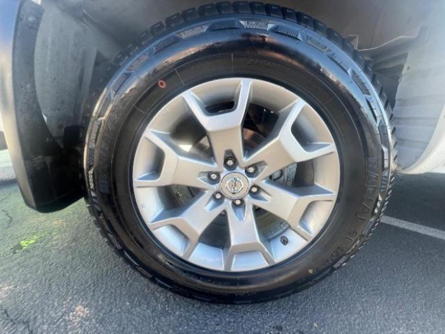 2019 Glacier White /Steel Nissan Frontier SL (1N6AD0EV1KN) with an 4.0L V6 DOHC 24V engine, 5-Speed Automatic transmission, located at 1865 East Red Hills Pkwy, St. George, 84770, (435) 628-0023, 37.120850, -113.543640 - Photo#8