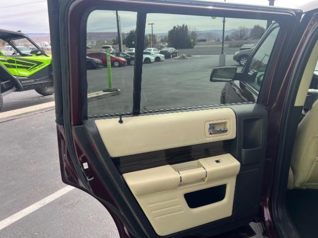 2018 Burgundy Velvet Tint /Charcoal Black Ford Flex SEL (2FMGK5C87JB) with an 3.5L V6 DOHC 24V engine, 6-Speed Automatic transmission, located at 1865 East Red Hills Pkwy, St. George, 84770, (435) 628-0023, 37.120850, -113.543640 - Photo#21