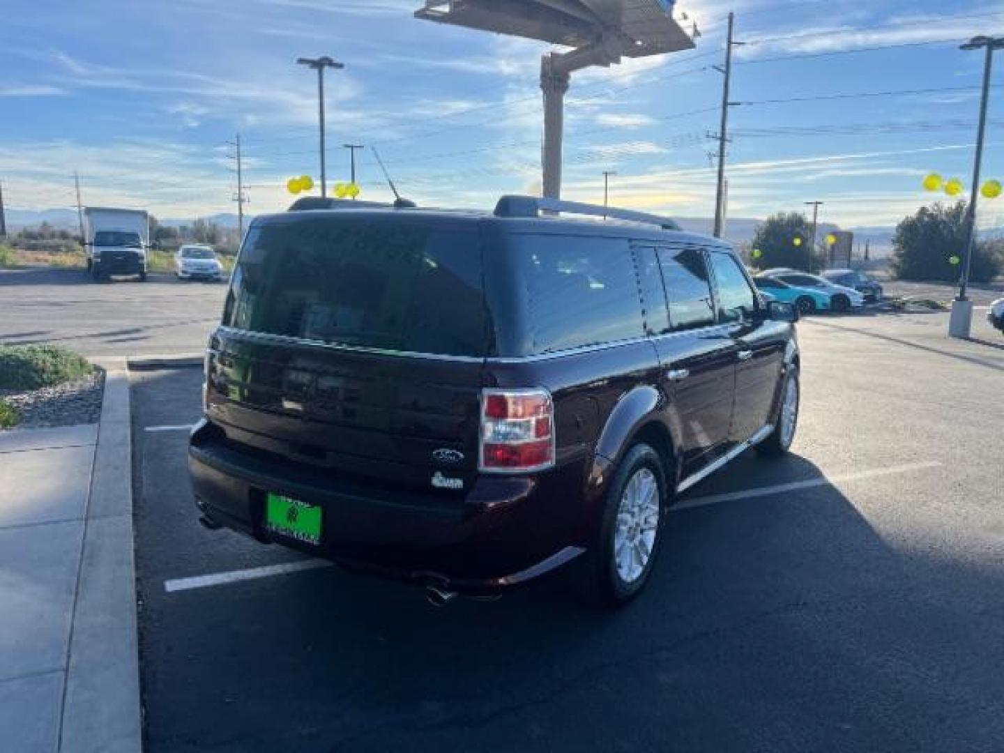 2018 Burgundy Velvet Tinted Clearcoat /Dune Ford Flex SEL (2FMGK5C87JB) with an 3.5L V6 DOHC 24V engine, 6-Speed Automatic transmission, located at 940 North Main Street, Cedar City, UT, 84720, (435) 628-0023, 37.692936, -113.061897 - Photo#6