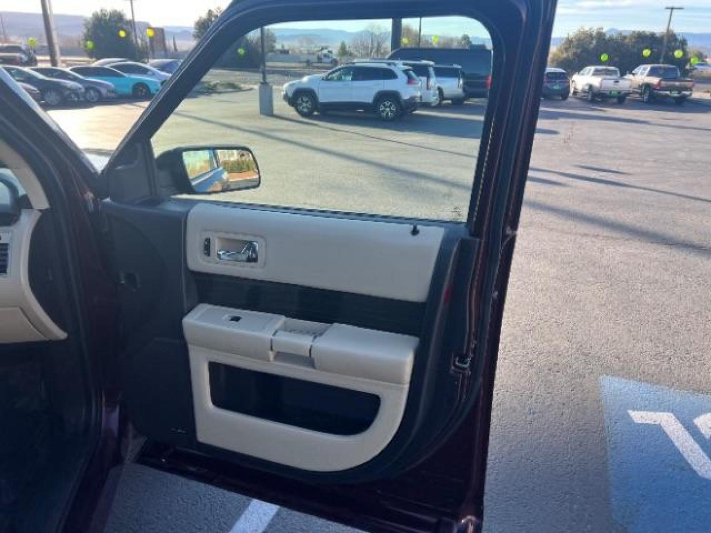 2018 Burgundy Velvet Tinted Clearcoat /Dune Ford Flex SEL (2FMGK5C87JB) with an 3.5L V6 DOHC 24V engine, 6-Speed Automatic transmission, located at 940 North Main Street, Cedar City, UT, 84720, (435) 628-0023, 37.692936, -113.061897 - Photo#30