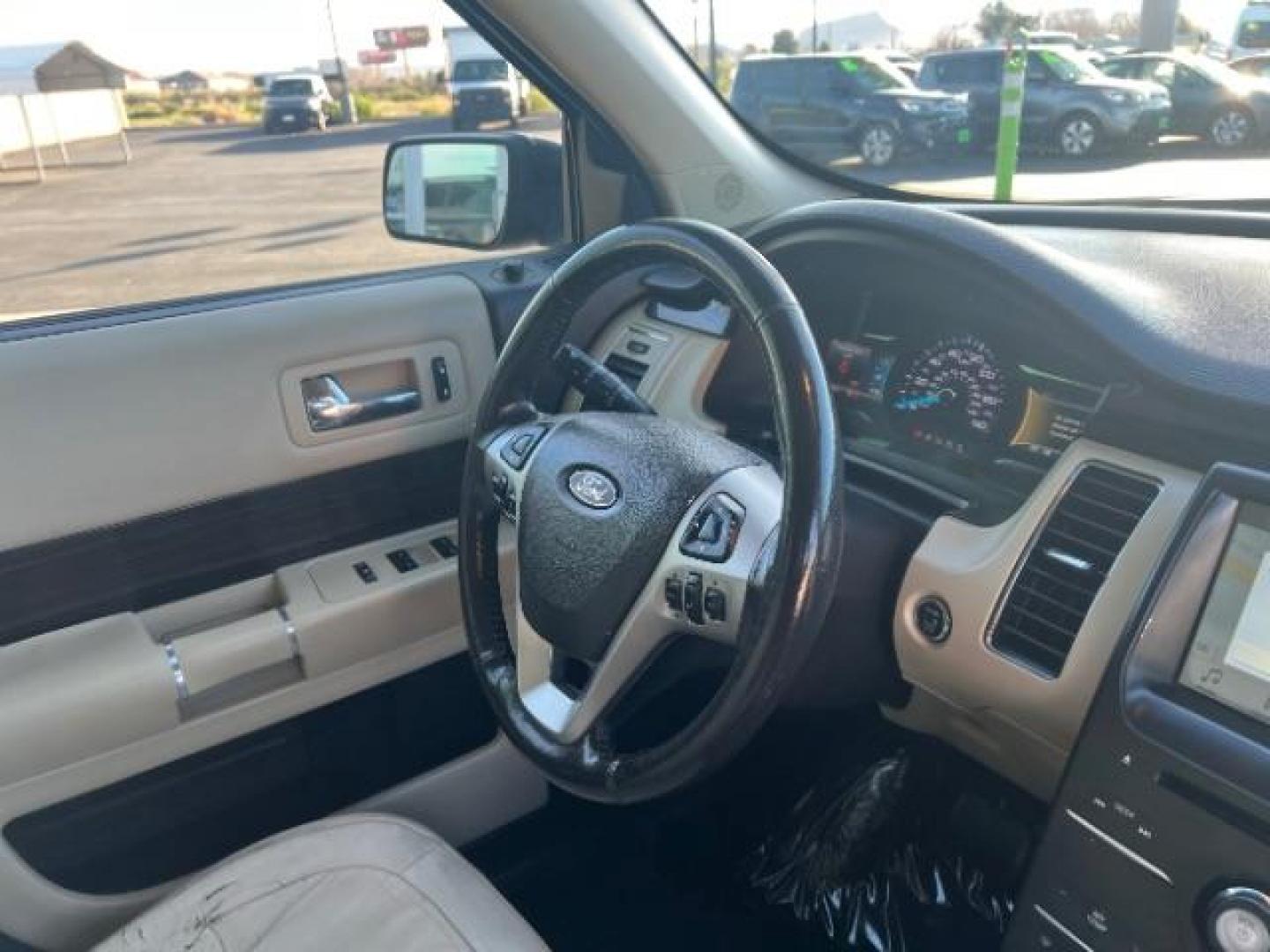 2018 Burgundy Velvet Tinted Clearcoat /Dune Ford Flex SEL (2FMGK5C87JB) with an 3.5L V6 DOHC 24V engine, 6-Speed Automatic transmission, located at 940 North Main Street, Cedar City, UT, 84720, (435) 628-0023, 37.692936, -113.061897 - Photo#33