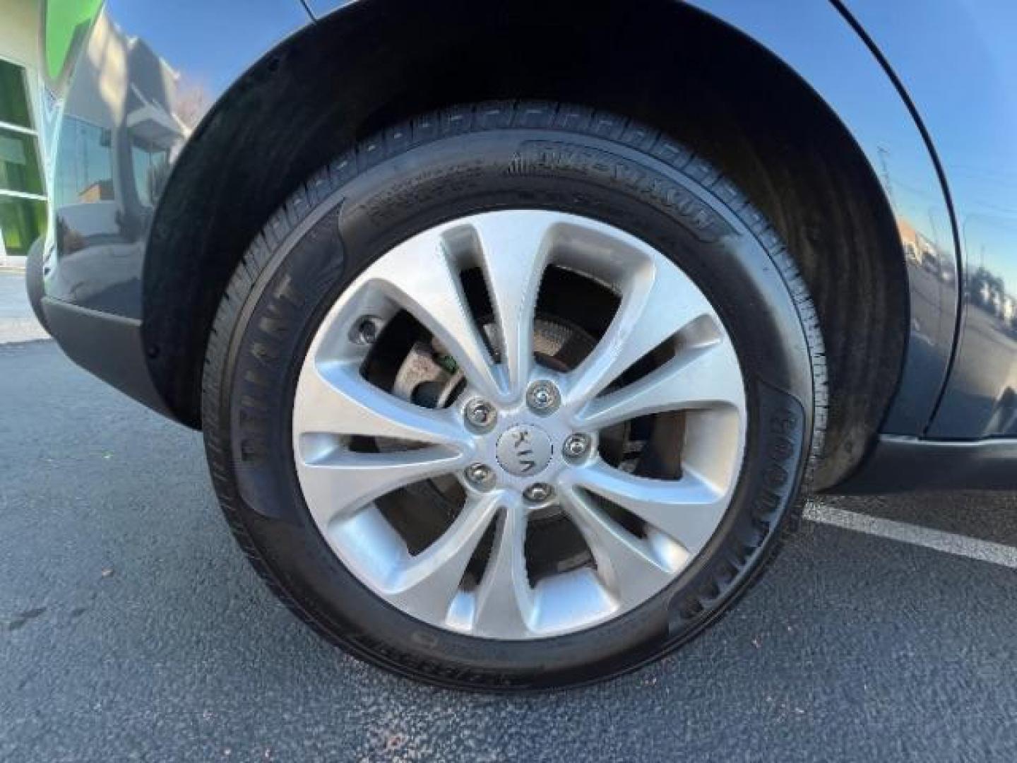2014 Two Tone Navy/Black /Black Interior Kia Soul + (KNDJP3A53E7) with an 2.0L L4 DOHC 16V engine, 6-Speed Automatic transmission, located at 940 North Main Street, Cedar City, UT, 84720, (435) 628-0023, 37.692936, -113.061897 - Photo#8