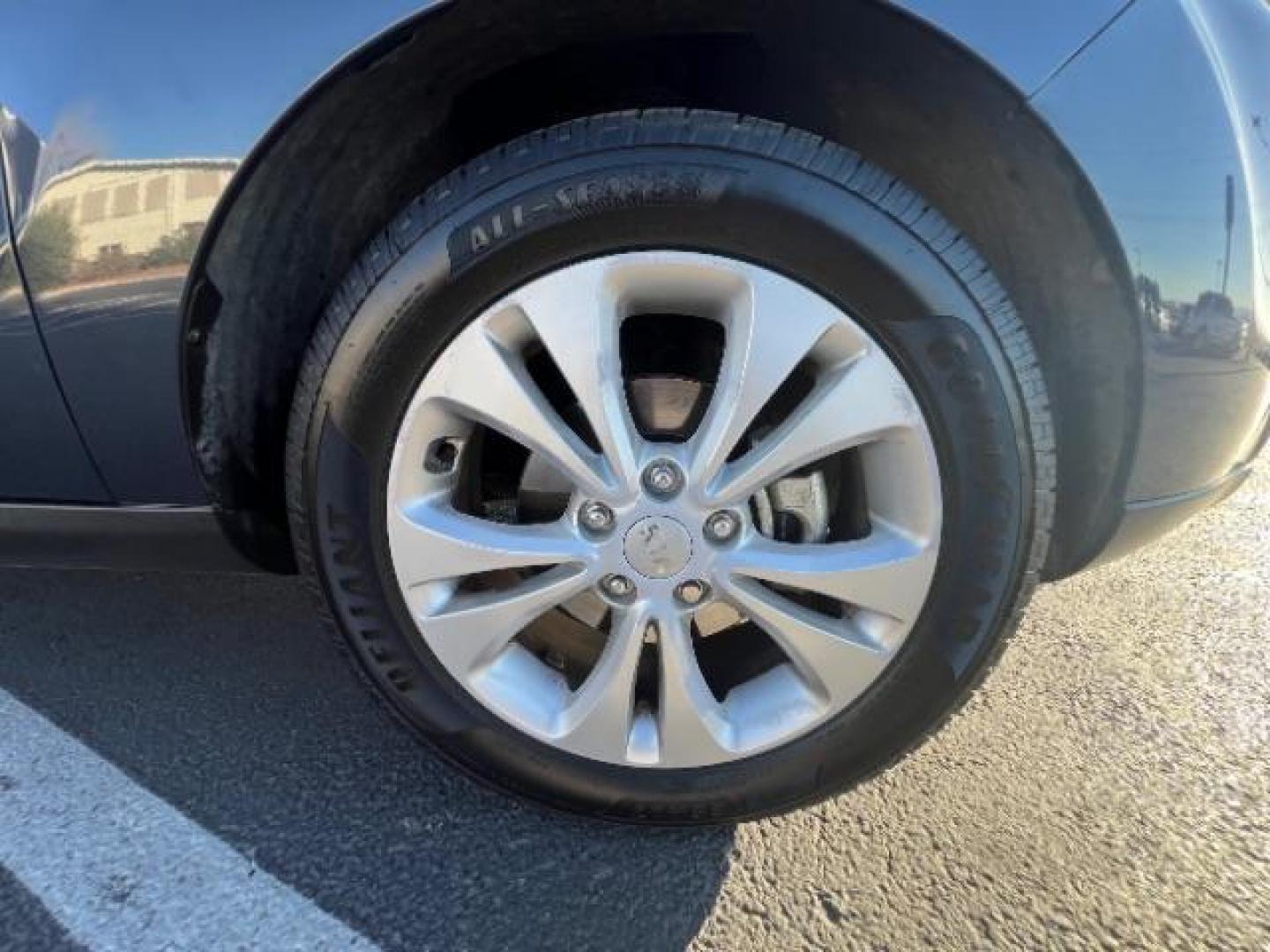 2014 Two Tone Navy/Black /Black Interior Kia Soul + (KNDJP3A53E7) with an 2.0L L4 DOHC 16V engine, 6-Speed Automatic transmission, located at 940 North Main Street, Cedar City, UT, 84720, (435) 628-0023, 37.692936, -113.061897 - Photo#9