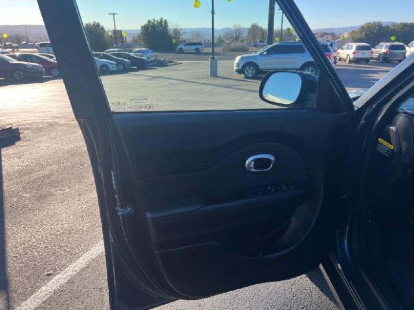 2014 Two Tone Navy/Black /Black Interior Kia Soul + (KNDJP3A53E7) with an 2.0L L4 DOHC 16V engine, 6-Speed Automatic transmission, located at 940 North Main Street, Cedar City, UT, 84720, (435) 628-0023, 37.692936, -113.061897 - Photo#12