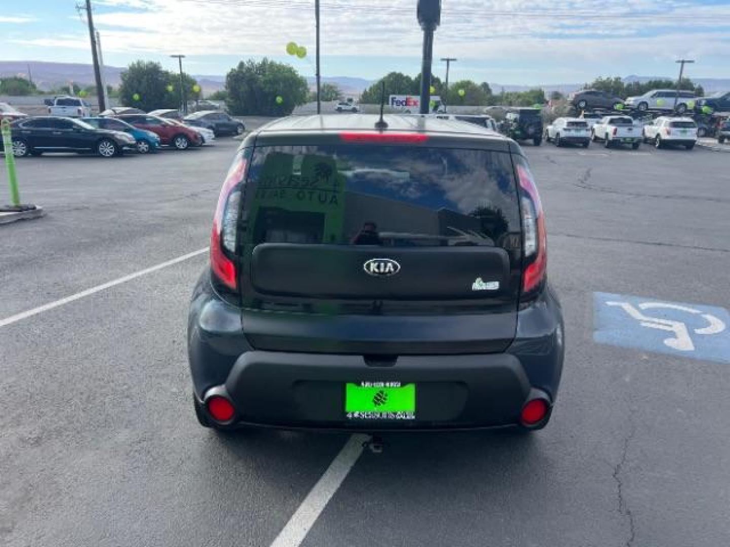 2014 Two Tone Navy/Black /Black Interior Kia Soul + (KNDJP3A53E7) with an 2.0L L4 DOHC 16V engine, 6-Speed Automatic transmission, located at 1865 East Red Hills Pkwy, St. George, 84770, (435) 628-0023, 37.120850, -113.543640 - We specialize in helping ALL people get the best financing available. No matter your credit score, good, bad or none we can get you an amazing rate. Had a bankruptcy, divorce, or repossessions? We give you the green light to get your credit back on the road. Low down and affordable payments that fit - Photo#5