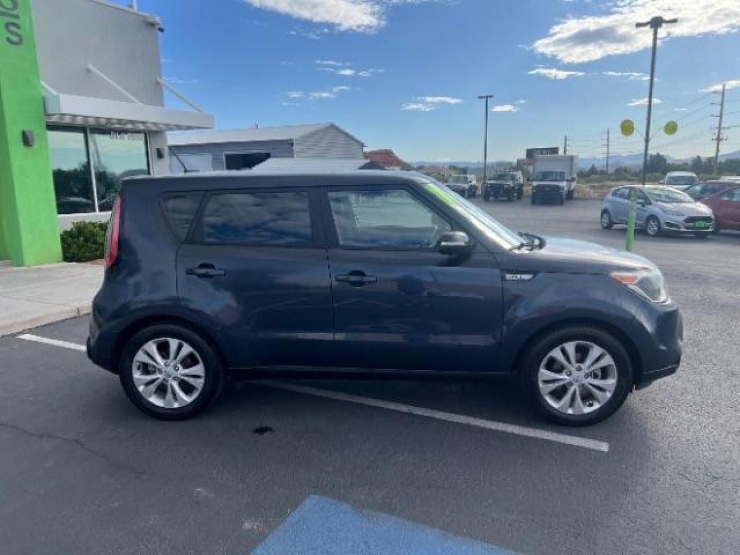 2014 Two Tone Navy/Black /Black Interior Kia Soul + (KNDJP3A53E7) with an 2.0L L4 DOHC 16V engine, 6-Speed Automatic transmission, located at 1865 East Red Hills Pkwy, St. George, 84770, (435) 628-0023, 37.120850, -113.543640 - We specialize in helping ALL people get the best financing available. No matter your credit score, good, bad or none we can get you an amazing rate. Had a bankruptcy, divorce, or repossessions? We give you the green light to get your credit back on the road. Low down and affordable payments that fit - Photo#7