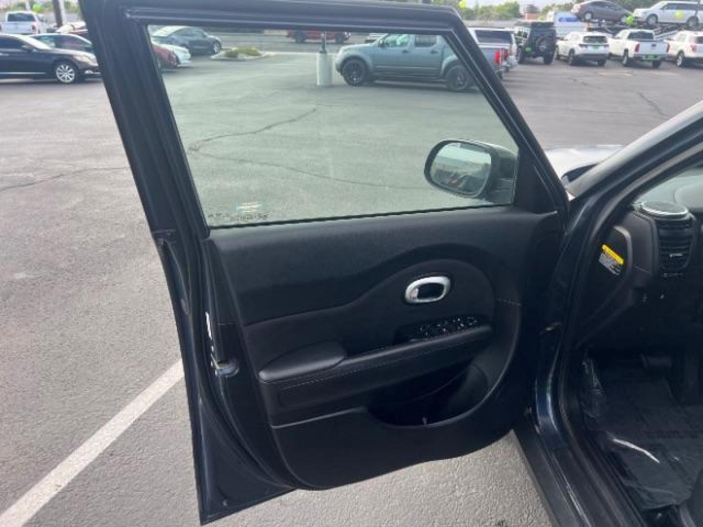 2014 Two Tone Navy/Black /Black Interior Kia Soul + (KNDJP3A53E7) with an 2.0L L4 DOHC 16V engine, 6-Speed Automatic transmission, located at 1865 East Red Hills Pkwy, St. George, 84770, (435) 628-0023, 37.120850, -113.543640 - We specialize in helping ALL people get the best financing available. No matter your credit score, good, bad or none we can get you an amazing rate. Had a bankruptcy, divorce, or repossessions? We give you the green light to get your credit back on the road. Low down and affordable payments that fit - Photo#12
