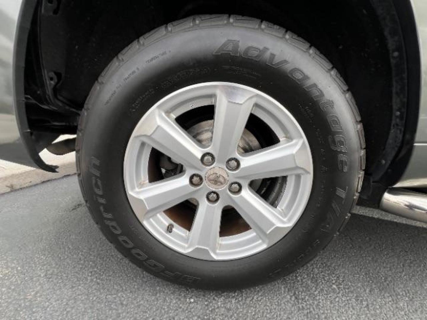 2009 Gray /Black Interior Toyota Highlander Base 2WD (JTEDA41A592) with an 3.5L V6 DOHC 24V engine, 5-Speed Automatic transmission, located at 940 North Main Street, Cedar City, UT, 84720, (435) 628-0023, 37.692936, -113.061897 - Photo#9