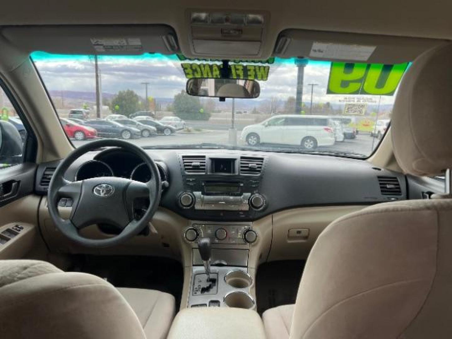 2009 Gray /Black Interior Toyota Highlander Base 2WD (JTEDA41A592) with an 3.5L V6 DOHC 24V engine, 5-Speed Automatic transmission, located at 940 North Main Street, Cedar City, UT, 84720, (435) 628-0023, 37.692936, -113.061897 - Photo#24