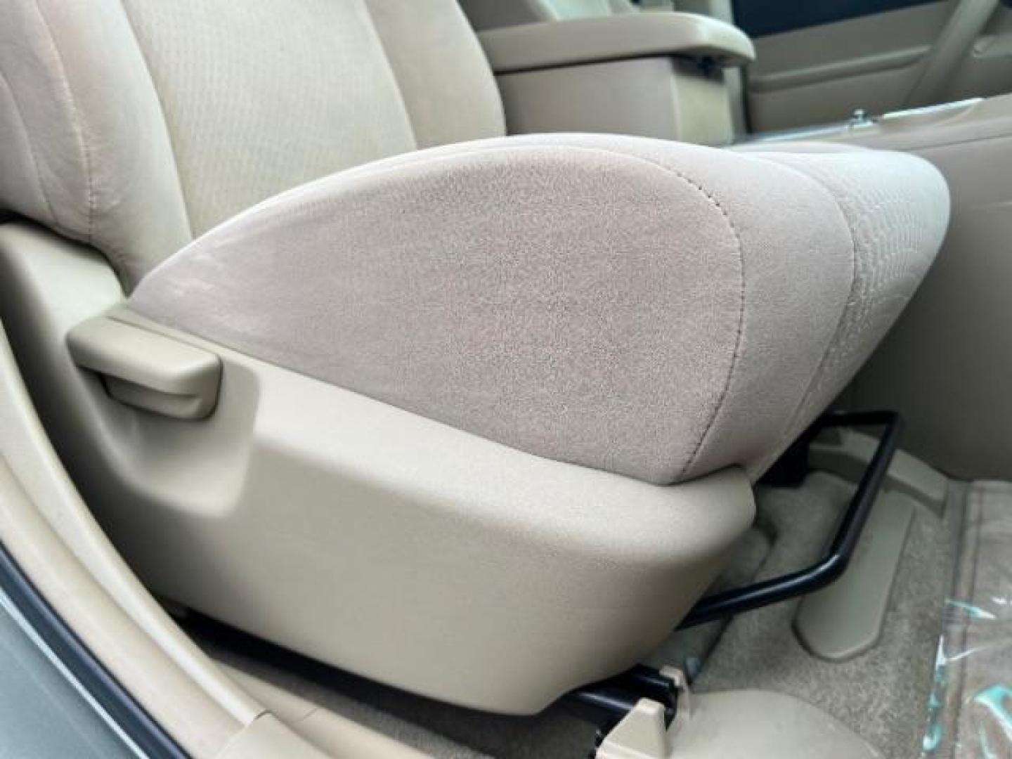 2009 Gray /Black Interior Toyota Highlander Base 2WD (JTEDA41A592) with an 3.5L V6 DOHC 24V engine, 5-Speed Automatic transmission, located at 940 North Main Street, Cedar City, UT, 84720, (435) 628-0023, 37.692936, -113.061897 - Photo#32