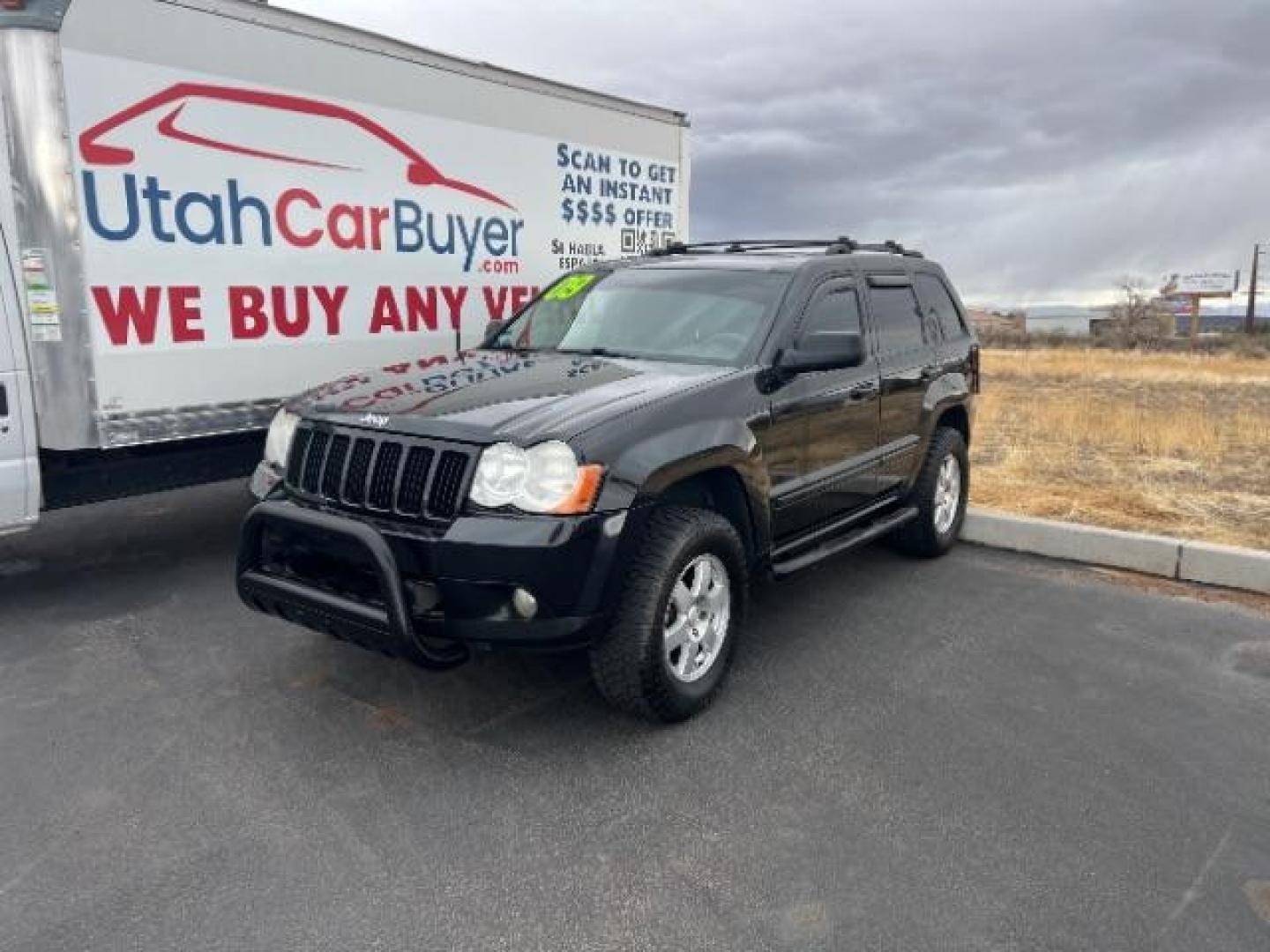 2009 Brilliant Black Crystal Pearlcoat /Dark Slate Gray Jeep Grand Cherokee Laredo (1J8GS48K89C) with an V6 engine, AUTOMATIC transmission, located at 1865 East Red Hills Pkwy, St. George, 84770, (435) 628-0023, 37.120850, -113.543640 - This vehicle is a Mechanic Special. This means it will need some love. Runs a drives fine but has body damage, leaks or other mechanical issues. It did NOT pass our 50 point inspection. Get a great deal on a less than perfect car. These cars do NOT qualify for our in house financing. Cash and carry, - Photo#2