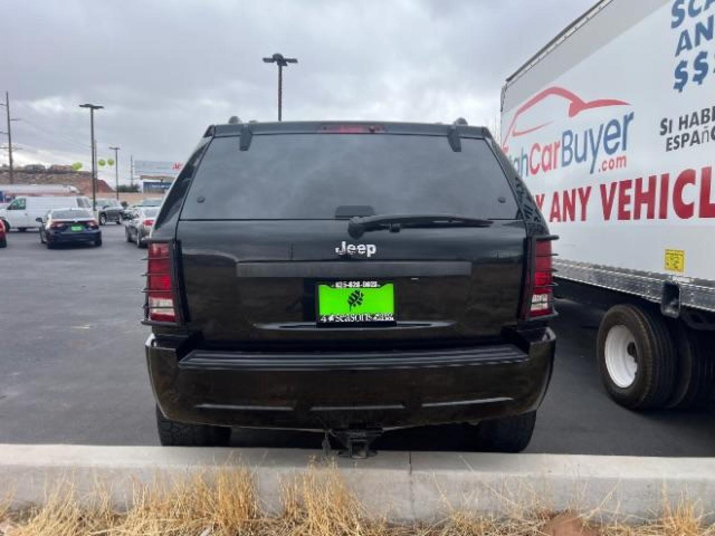 2009 Brilliant Black Crystal Pearlcoat /Dark Slate Gray Jeep Grand Cherokee Laredo (1J8GS48K89C) with an V6 engine, AUTOMATIC transmission, located at 1865 East Red Hills Pkwy, St. George, 84770, (435) 628-0023, 37.120850, -113.543640 - This vehicle is a Mechanic Special. This means it will need some love. Runs a drives fine but has body damage, leaks or other mechanical issues. It did NOT pass our 50 point inspection. Get a great deal on a less than perfect car. These cars do NOT qualify for our in house financing. Cash and carry, - Photo#5