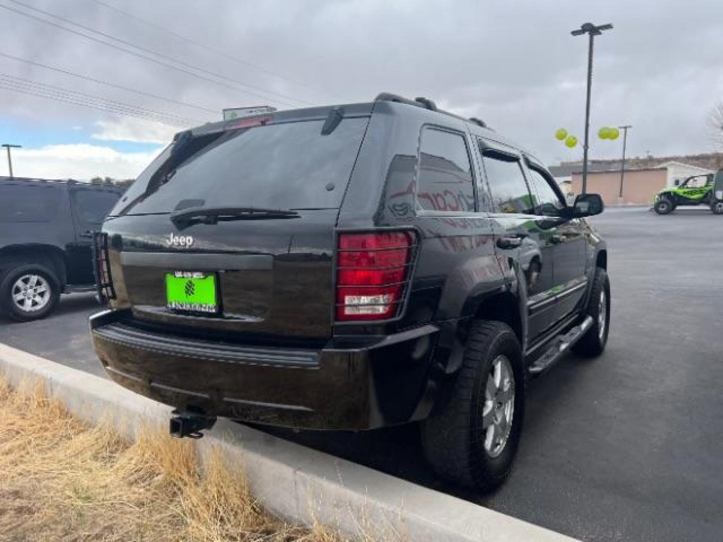 2009 Brilliant Black Crystal Pearlcoat /Dark Slate Gray Jeep Grand Cherokee Laredo (1J8GS48K89C) with an V6 engine, AUTOMATIC transmission, located at 1865 East Red Hills Pkwy, St. George, 84770, (435) 628-0023, 37.120850, -113.543640 - This vehicle is a Mechanic Special. This means it will need some love. Runs a drives fine but has body damage, leaks or other mechanical issues. It did NOT pass our 50 point inspection. Get a great deal on a less than perfect car. These cars do NOT qualify for our in house financing. Cash and carry, - Photo#6