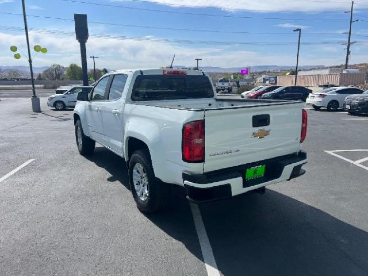 2017 Summit White /Jet Black/Dark Ash Chevrolet Colorado LT (1GCGSCEN3H1) with an 2.5L I-4 gasoline direct injection engine, automatic transmission, located at 1865 East Red Hills Pkwy, St. George, 84770, (435) 628-0023, 37.120850, -113.543640 - We specialize in helping ALL people get the best financing available. No matter your credit score, good, bad or none we can get you an amazing rate. Had a bankruptcy, divorce, or repossessions? We give you the green light to get your credit back on the road. Low down and affordable payments that fit - Photo#4