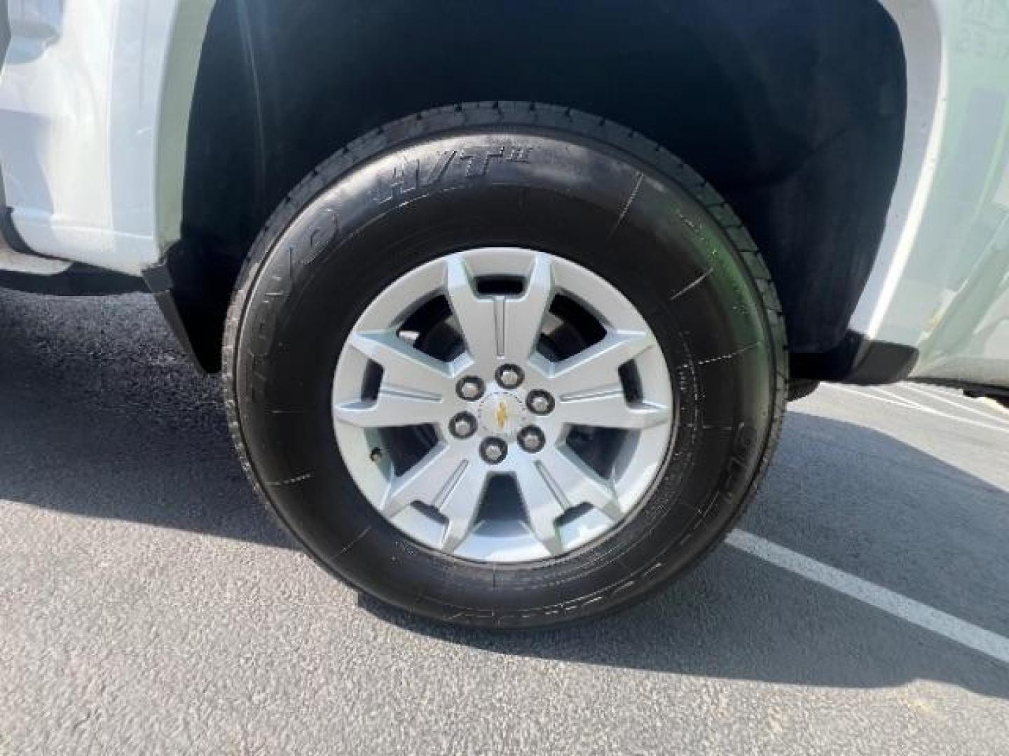 2017 Summit White /Jet Black/Dark Ash Chevrolet Colorado LT (1GCGSCEN3H1) with an 2.5L I-4 gasoline direct injection engine, automatic transmission, located at 1865 East Red Hills Pkwy, St. George, 84770, (435) 628-0023, 37.120850, -113.543640 - We specialize in helping ALL people get the best financing available. No matter your credit score, good, bad or none we can get you an amazing rate. Had a bankruptcy, divorce, or repossessions? We give you the green light to get your credit back on the road. Low down and affordable payments that fit - Photo#8