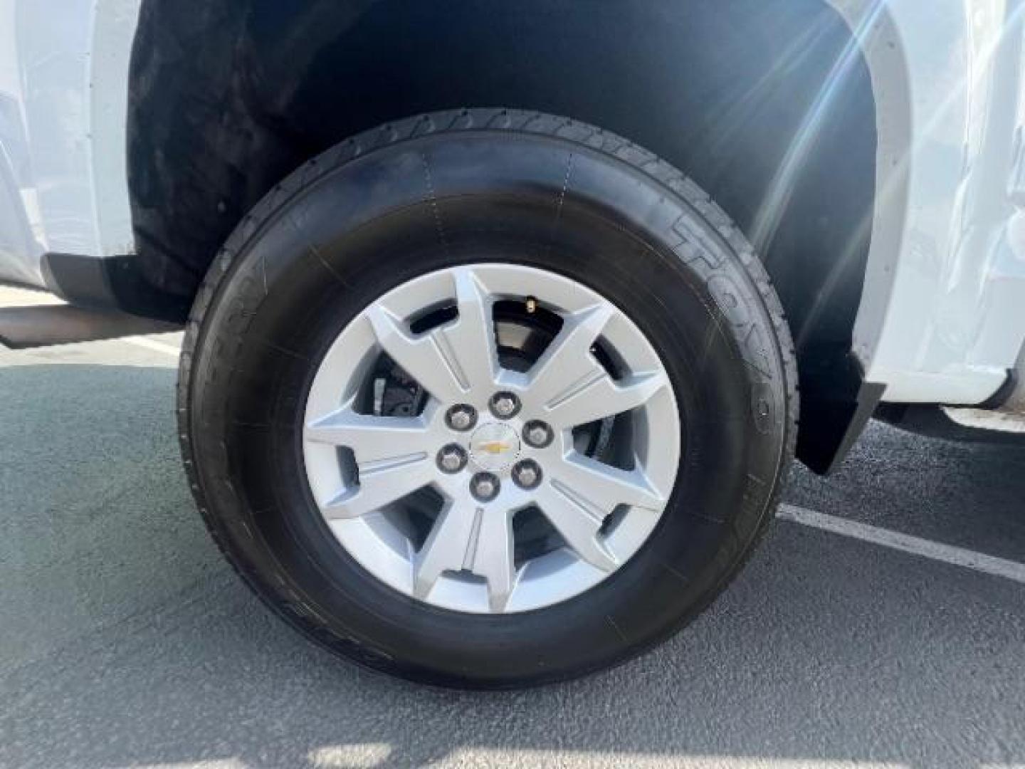 2017 Summit White /Jet Black/Dark Ash Chevrolet Colorado LT (1GCGSCEN3H1) with an 2.5L I-4 gasoline direct injection engine, automatic transmission, located at 1865 East Red Hills Pkwy, St. George, 84770, (435) 628-0023, 37.120850, -113.543640 - We specialize in helping ALL people get the best financing available. No matter your credit score, good, bad or none we can get you an amazing rate. Had a bankruptcy, divorce, or repossessions? We give you the green light to get your credit back on the road. Low down and affordable payments that fit - Photo#9