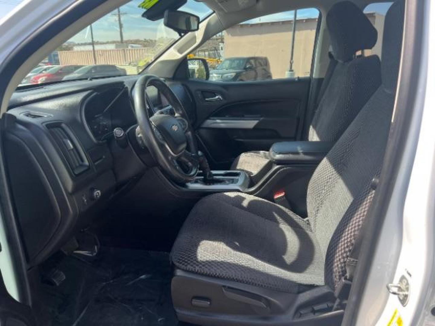 2017 Summit White /Jet Black/Dark Ash Chevrolet Colorado LT (1GCGSCEN3H1) with an 2.5L I-4 gasoline direct injection engine, automatic transmission, located at 1865 East Red Hills Pkwy, St. George, 84770, (435) 628-0023, 37.120850, -113.543640 - We specialize in helping ALL people get the best financing available. No matter your credit score, good, bad or none we can get you an amazing rate. Had a bankruptcy, divorce, or repossessions? We give you the green light to get your credit back on the road. Low down and affordable payments that fit - Photo#14