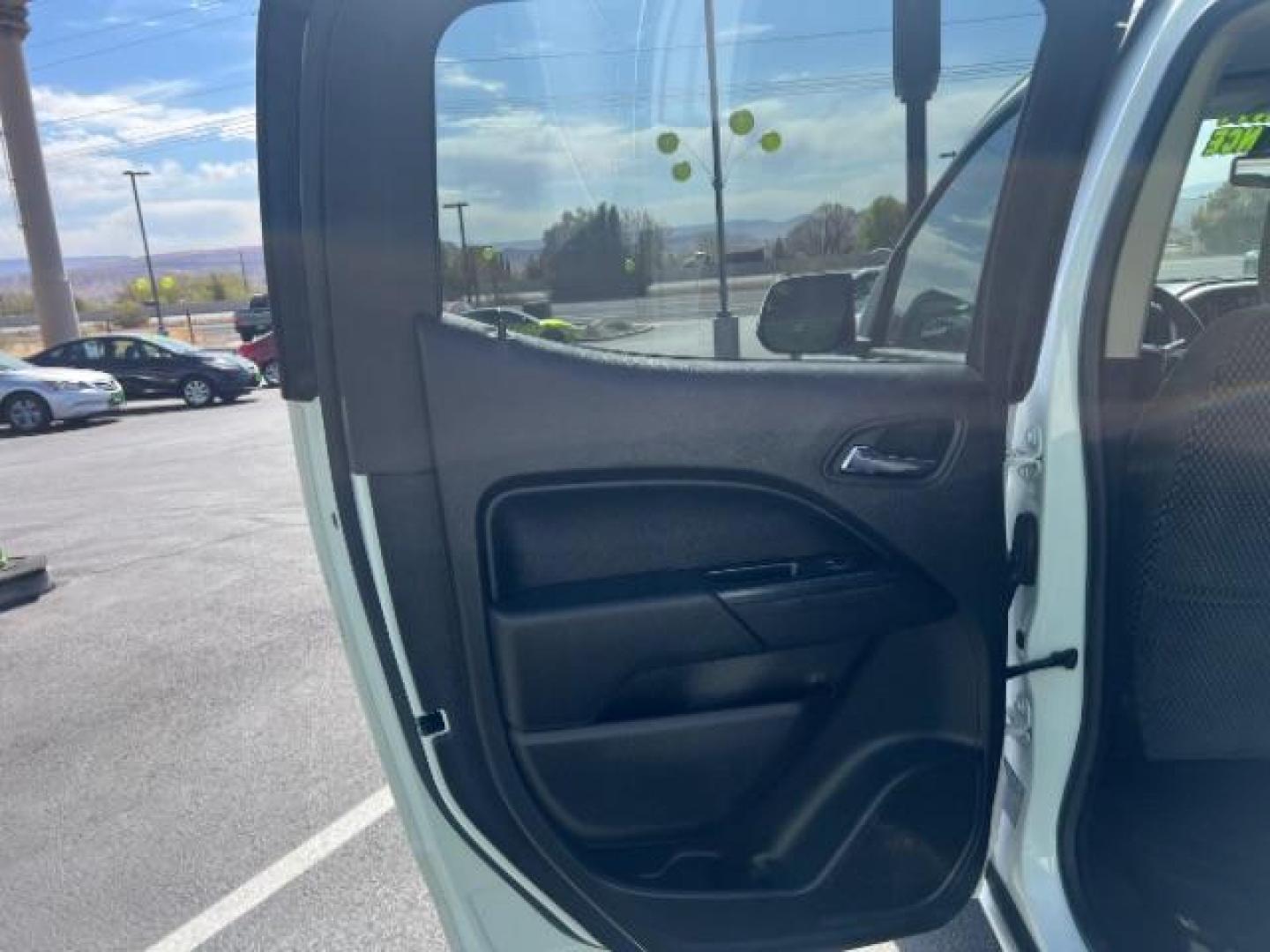2017 Summit White /Jet Black/Dark Ash Chevrolet Colorado LT (1GCGSCEN3H1) with an 2.5L I-4 gasoline direct injection engine, automatic transmission, located at 1865 East Red Hills Pkwy, St. George, 84770, (435) 628-0023, 37.120850, -113.543640 - We specialize in helping ALL people get the best financing available. No matter your credit score, good, bad or none we can get you an amazing rate. Had a bankruptcy, divorce, or repossessions? We give you the green light to get your credit back on the road. Low down and affordable payments that fit - Photo#20