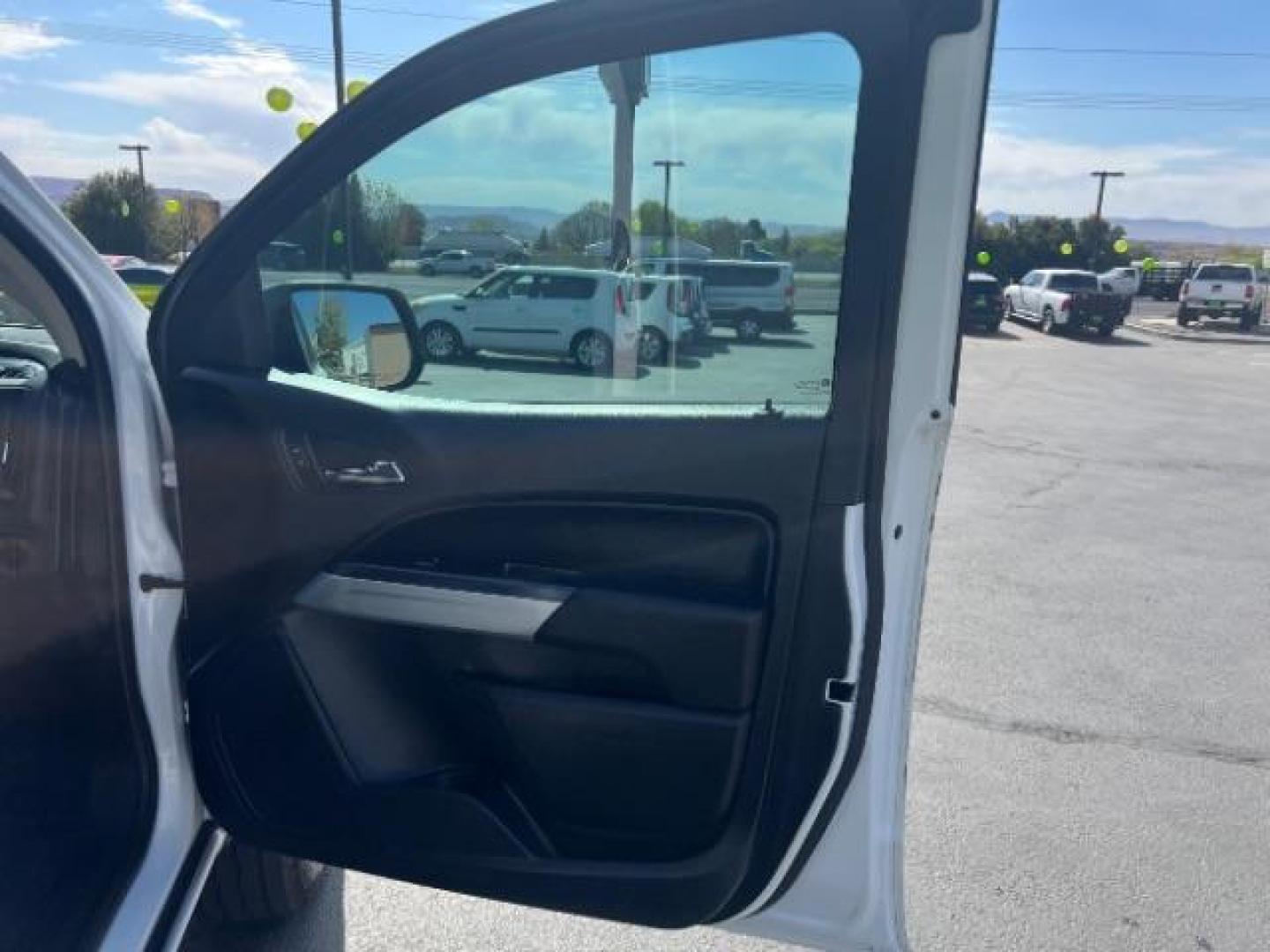 2017 Summit White /Jet Black/Dark Ash Chevrolet Colorado LT (1GCGSCEN3H1) with an 2.5L I-4 gasoline direct injection engine, automatic transmission, located at 1865 East Red Hills Pkwy, St. George, 84770, (435) 628-0023, 37.120850, -113.543640 - We specialize in helping ALL people get the best financing available. No matter your credit score, good, bad or none we can get you an amazing rate. Had a bankruptcy, divorce, or repossessions? We give you the green light to get your credit back on the road. Low down and affordable payments that fit - Photo#27