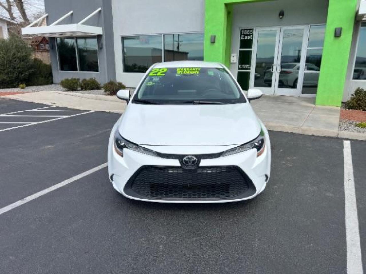 2022 White /Black Toyota Corolla LE (5YFEPMAEXNP) with an 1.8L I-4 DOHC engine, Continuously Variable Transmission transmission, located at 1865 East Red Hills Pkwy, St. George, 84770, (435) 628-0023, 37.120850, -113.543640 - We specialize in helping ALL people get the best financing available. No matter your credit score, good, bad or none we can get you an amazing rate. Had a bankruptcy, divorce, or repossessions? We give you the green light to get your credit back on the road. Low down and affordable payments that fit - Photo#1