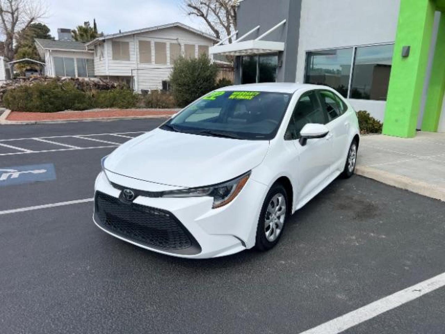 2022 White /Black Toyota Corolla LE (5YFEPMAEXNP) with an 1.8L I-4 DOHC engine, Continuously Variable Transmission transmission, located at 1865 East Red Hills Pkwy, St. George, 84770, (435) 628-0023, 37.120850, -113.543640 - We specialize in helping ALL people get the best financing available. No matter your credit score, good, bad or none we can get you an amazing rate. Had a bankruptcy, divorce, or repossessions? We give you the green light to get your credit back on the road. Low down and affordable payments that fit - Photo#2