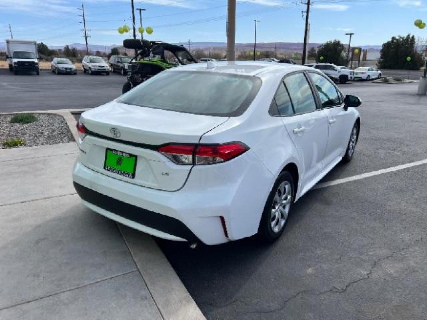 2022 White /Black Toyota Corolla LE (5YFEPMAEXNP) with an 1.8L I-4 DOHC engine, Continuously Variable Transmission transmission, located at 1865 East Red Hills Pkwy, St. George, 84770, (435) 628-0023, 37.120850, -113.543640 - We specialize in helping ALL people get the best financing available. No matter your credit score, good, bad or none we can get you an amazing rate. Had a bankruptcy, divorce, or repossessions? We give you the green light to get your credit back on the road. Low down and affordable payments that fit - Photo#6