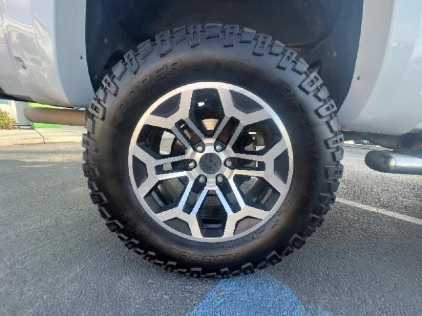 2016 Summit White /Dark Ash/Jet Black GMC Sierra 1500 SLE (3GTU2MEC1GG) with an EcoTec3 5.3L V-8 gasoline direct injection engine, Continuously Variable Transmission transmission, located at 1865 East Red Hills Pkwy, St. George, 84770, (435) 628-0023, 37.120850, -113.543640 - Photo#9