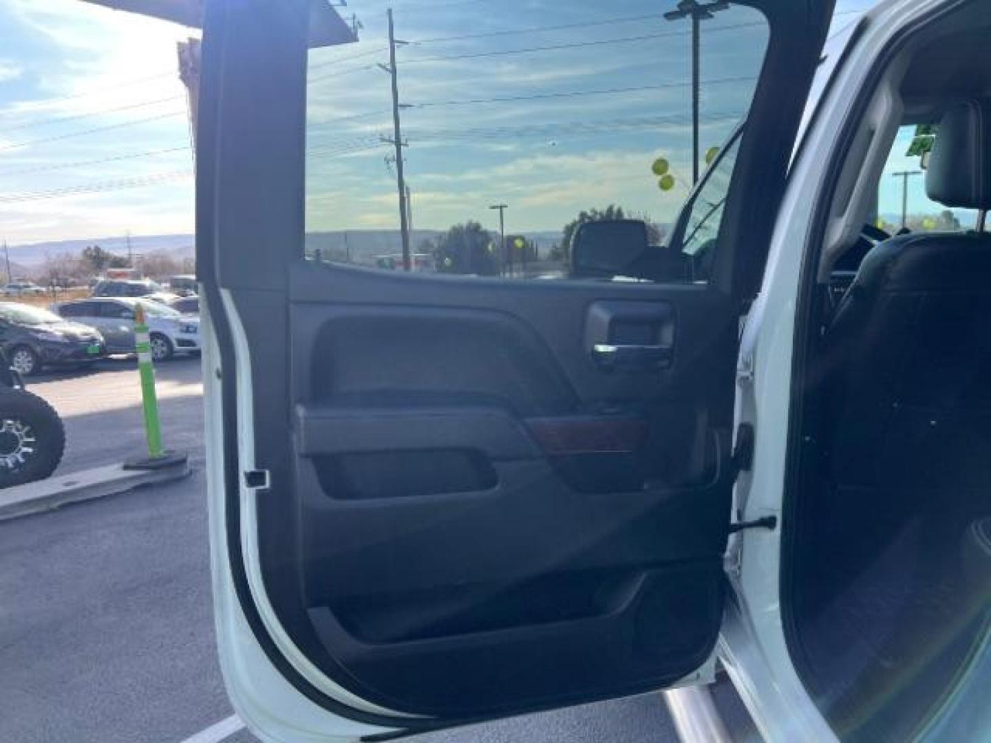 2016 Summit White /Dark Ash/Jet Black GMC Sierra 1500 SLE (3GTU2MEC1GG) with an EcoTec3 5.3L V-8 gasoline direct injection engine, Continuously Variable Transmission transmission, located at 1865 East Red Hills Pkwy, St. George, 84770, (435) 628-0023, 37.120850, -113.543640 - Photo#20