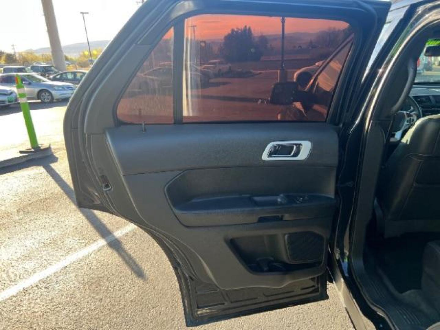 2014 Tuxedo Black Metallic /Charcoal Black Ford Explorer XLT (1FM5K7D88EG) with an 3.5L V6 DOHC 24V engine, 6-Speed Automatic transmission, located at 1865 East Red Hills Pkwy, St. George, 84770, (435) 628-0023, 37.120850, -113.543640 - We specialize in helping ALL people get the best financing available. No matter your credit score, good, bad or none we can get you an amazing rate. Had a bankruptcy, divorce, or repossessions? We give you the green light to get your credit back on the road. Low down and affordable payments that fit - Photo#21