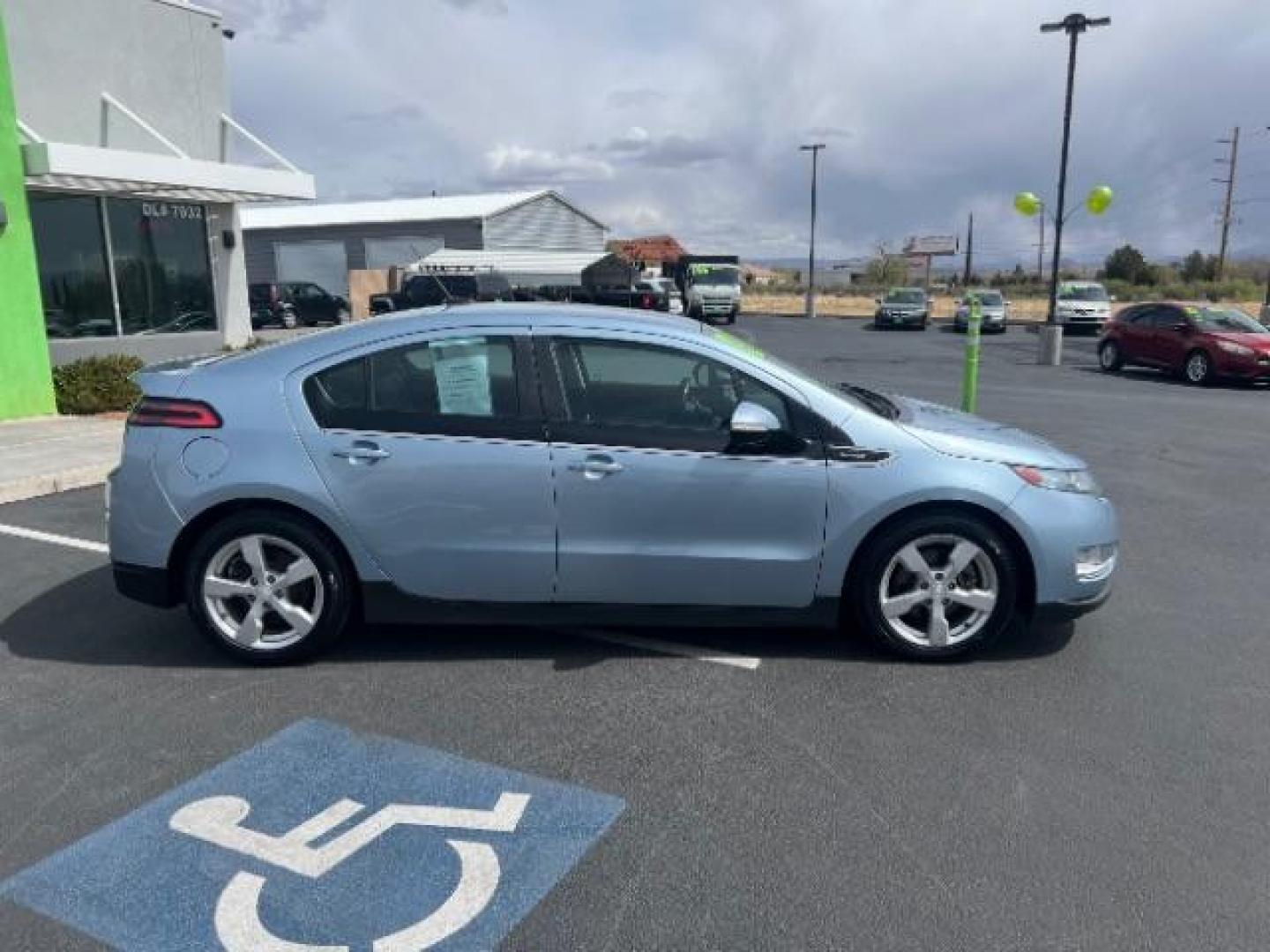 2013 Light Blue /Black Leather Interior Chevrolet Volt Premium (1G1RB6E40DU) with an 1.4L L4 DOHC 16V PLUG-IN HYBRID engine, Continuously Variable Transmission transmission, located at 940 North Main Street, Cedar City, UT, 84720, (435) 628-0023, 37.692936, -113.061897 - Photo#7