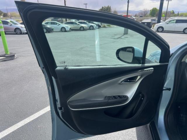 2013 Light Blue /Black Leather Interior Chevrolet Volt Premium (1G1RB6E40DU) with an 1.4L L4 DOHC 16V PLU engine, Continuously Variable Transmission transmission, located at 1865 East Red Hills Pkwy, St. George, 84770, (435) 628-0023, 37.120850, -113.543640 - We specialize in helping ALL people get the best financing available. No matter your credit score, good, bad or none we can get you an amazing rate. Had a bankruptcy, divorce, or repossessions? We give you the green light to get your credit back on the road. Low down and affordable payments that fit - Photo#12