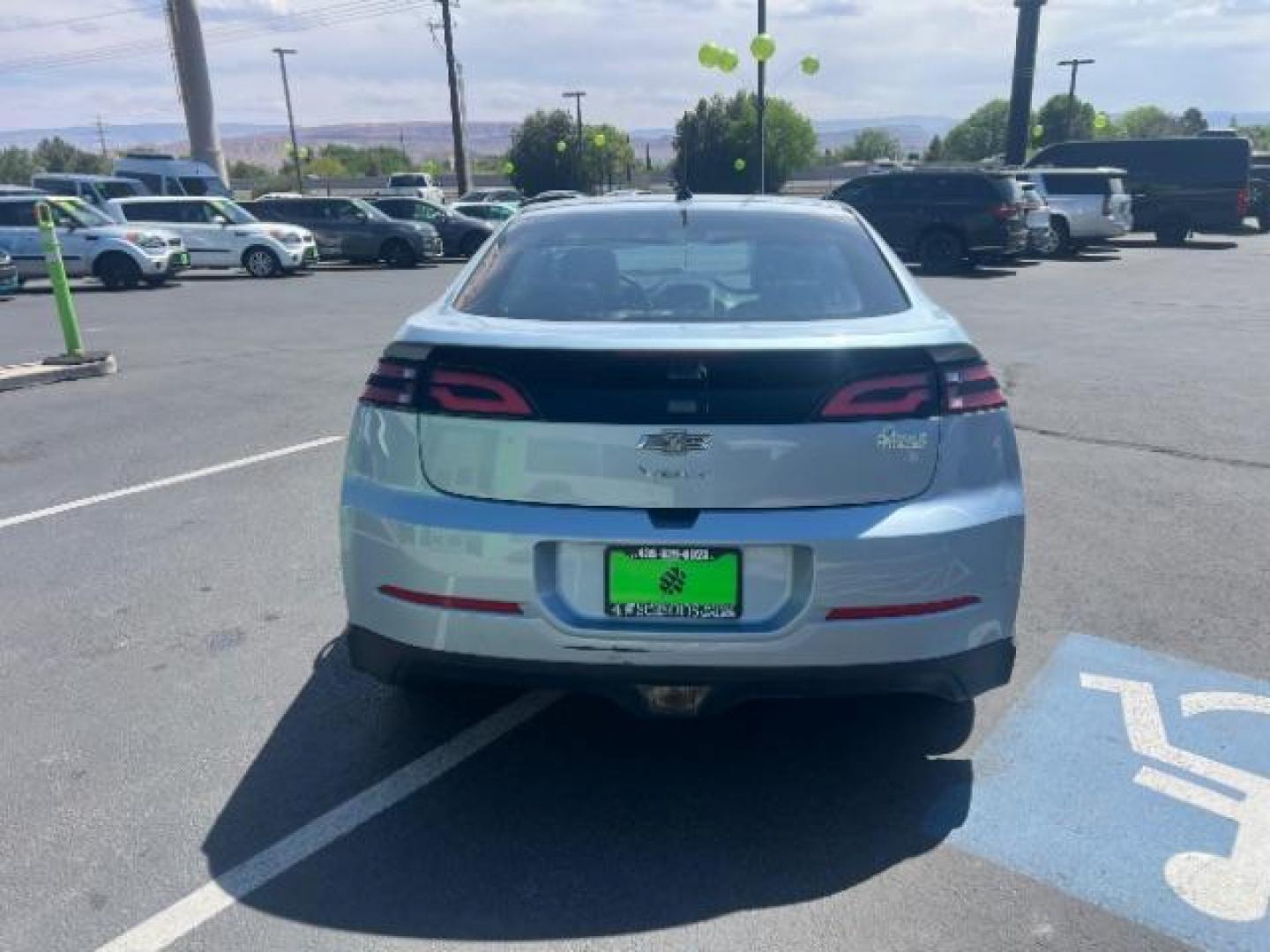 2013 Light Blue /Black Leather Interior Chevrolet Volt Premium (1G1RB6E40DU) with an 1.4L L4 DOHC 16V PLU engine, Continuously Variable Transmission transmission, located at 940 North Main Street, Cedar City, UT, 84720, (435) 628-0023, 37.692936, -113.061897 - We specialize in helping ALL people get the best financing available. No matter your credit score, good, bad or none we can get you an amazing rate. Had a bankruptcy, divorce, or repossessions? We give you the green light to get your credit back on the road. Low down and affordable payments that fit - Photo#5